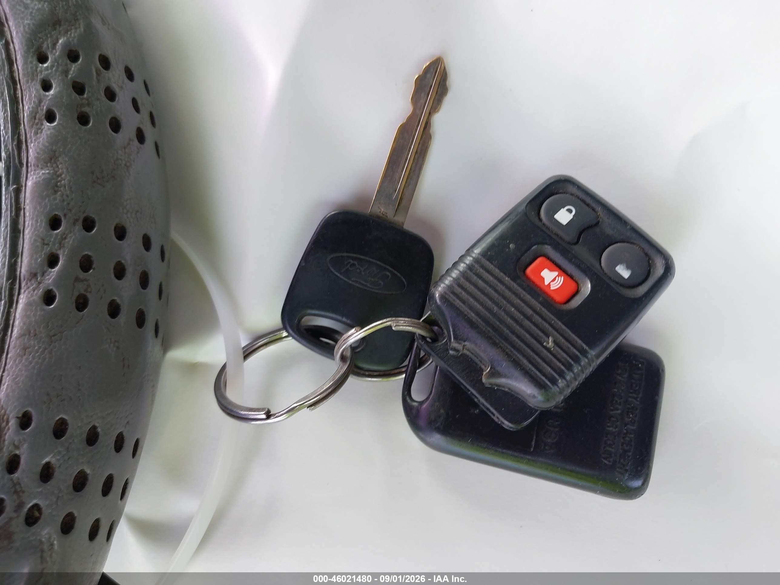 2004 Ford Escape Xlt Silver vin: 1FMYU93134KA37050