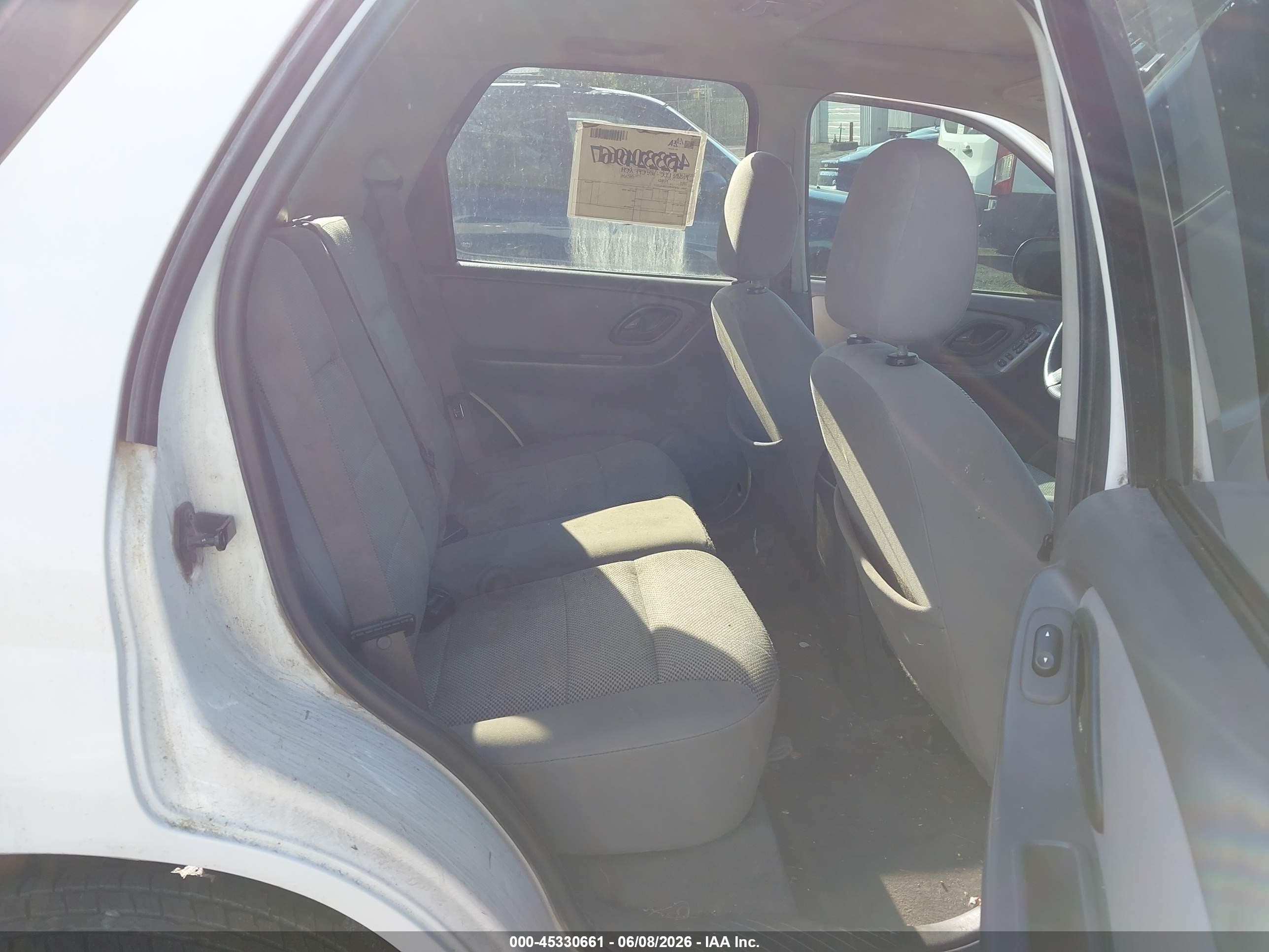 2005 Ford Escape Xlt White vin: 1FMYU93135KA52035