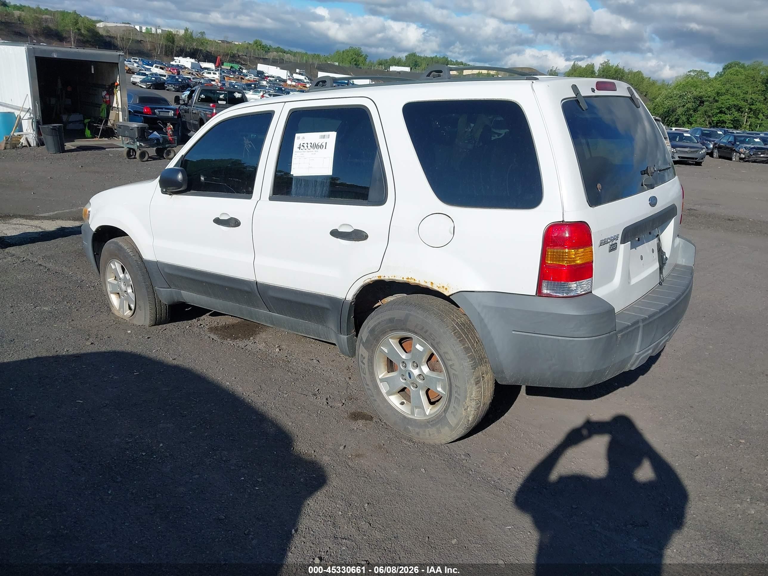 2005 Ford Escape Xlt White vin: 1FMYU93135KA52035