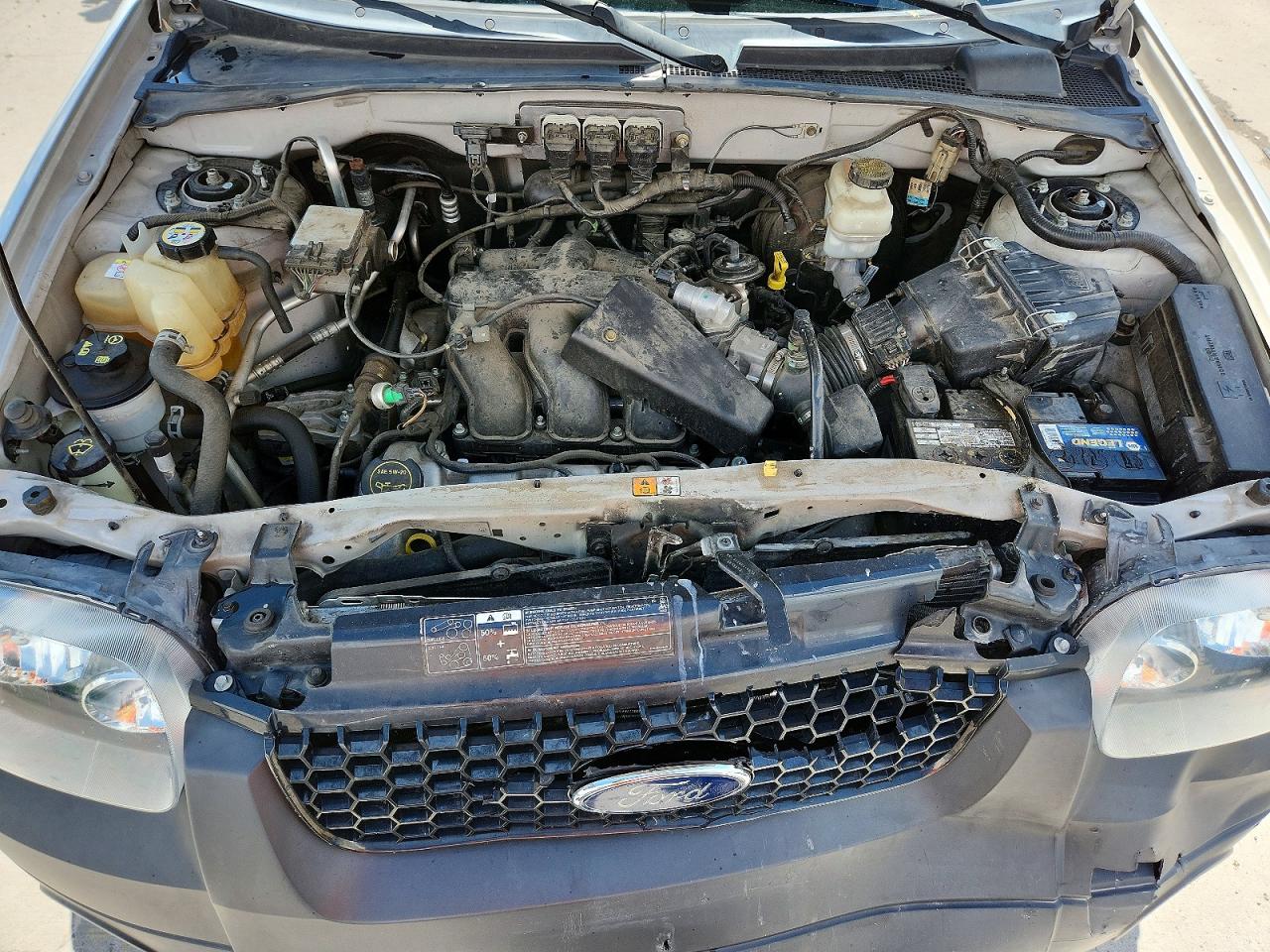 2005 Ford Escape Xlt Серебряный vin: 1FMYU93135KB63510