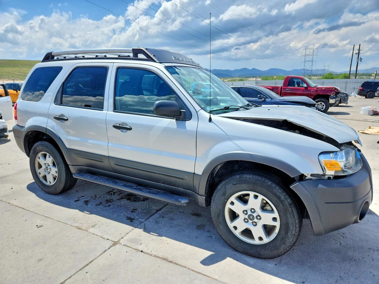 2005 Ford Escape Xlt Серебряный vin: 1FMYU93135KB63510