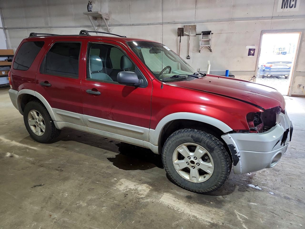 2007 Ford Escape Xlt Burgundy vin: 1FMYU93137KB68905