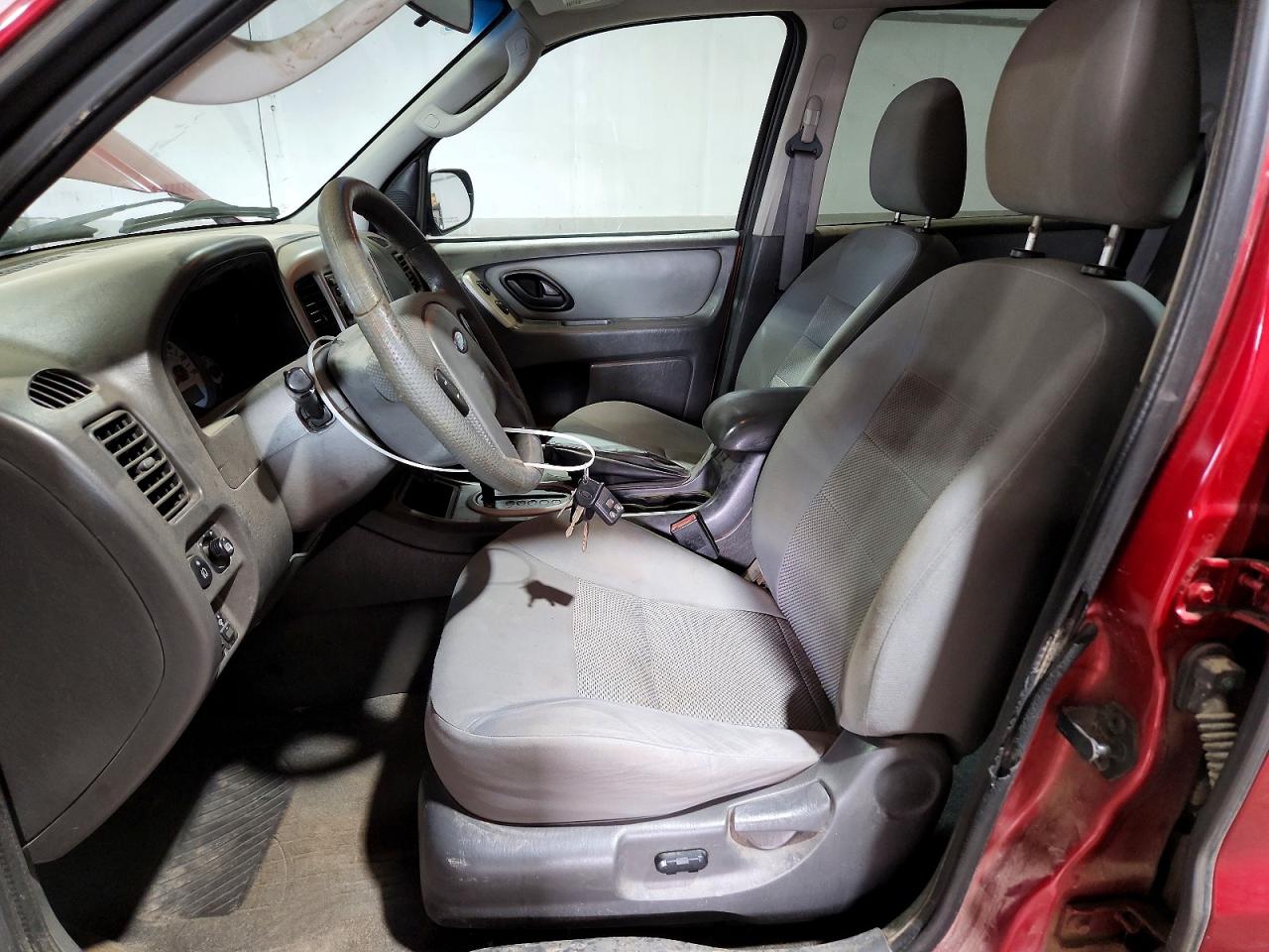 2007 Ford Escape Xlt Burgundy vin: 1FMYU93137KB68905