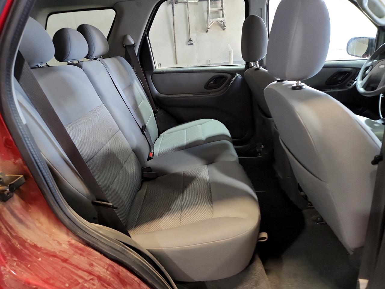 2007 Ford Escape Xlt Burgundy vin: 1FMYU93137KB68905