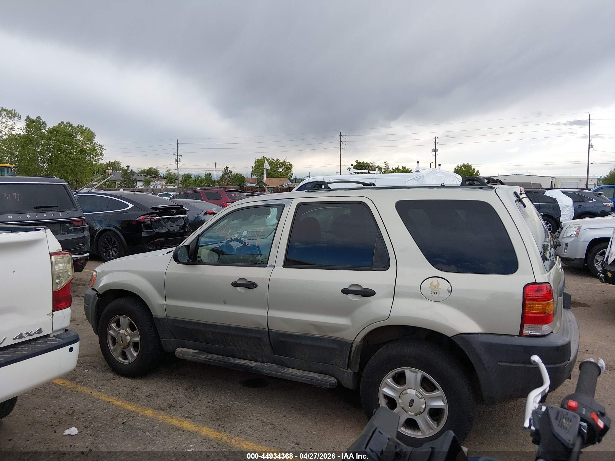 2003 Ford Escape Xlt Silver vin: 1FMYU93143KB24017