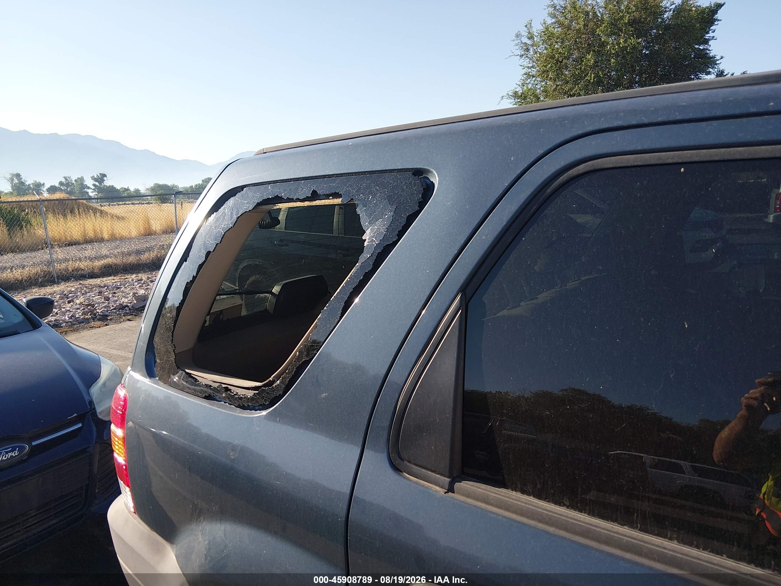 2005 Ford Escape Xlt Blue vin: 1FMYU93145KD73310