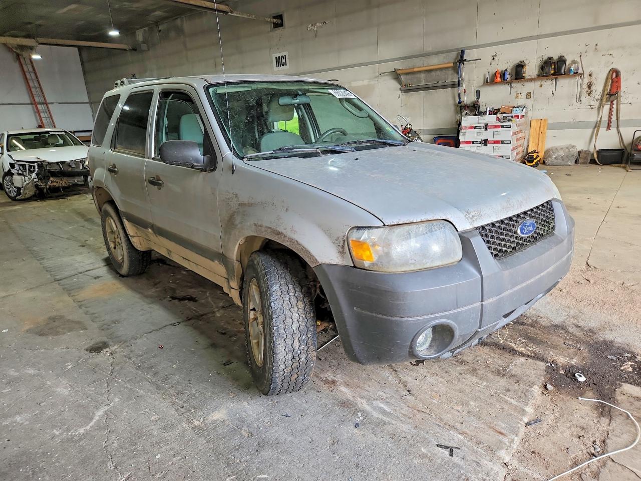 2005 Ford Escape Xlt Silver vin: 1FMYU93145KD74618