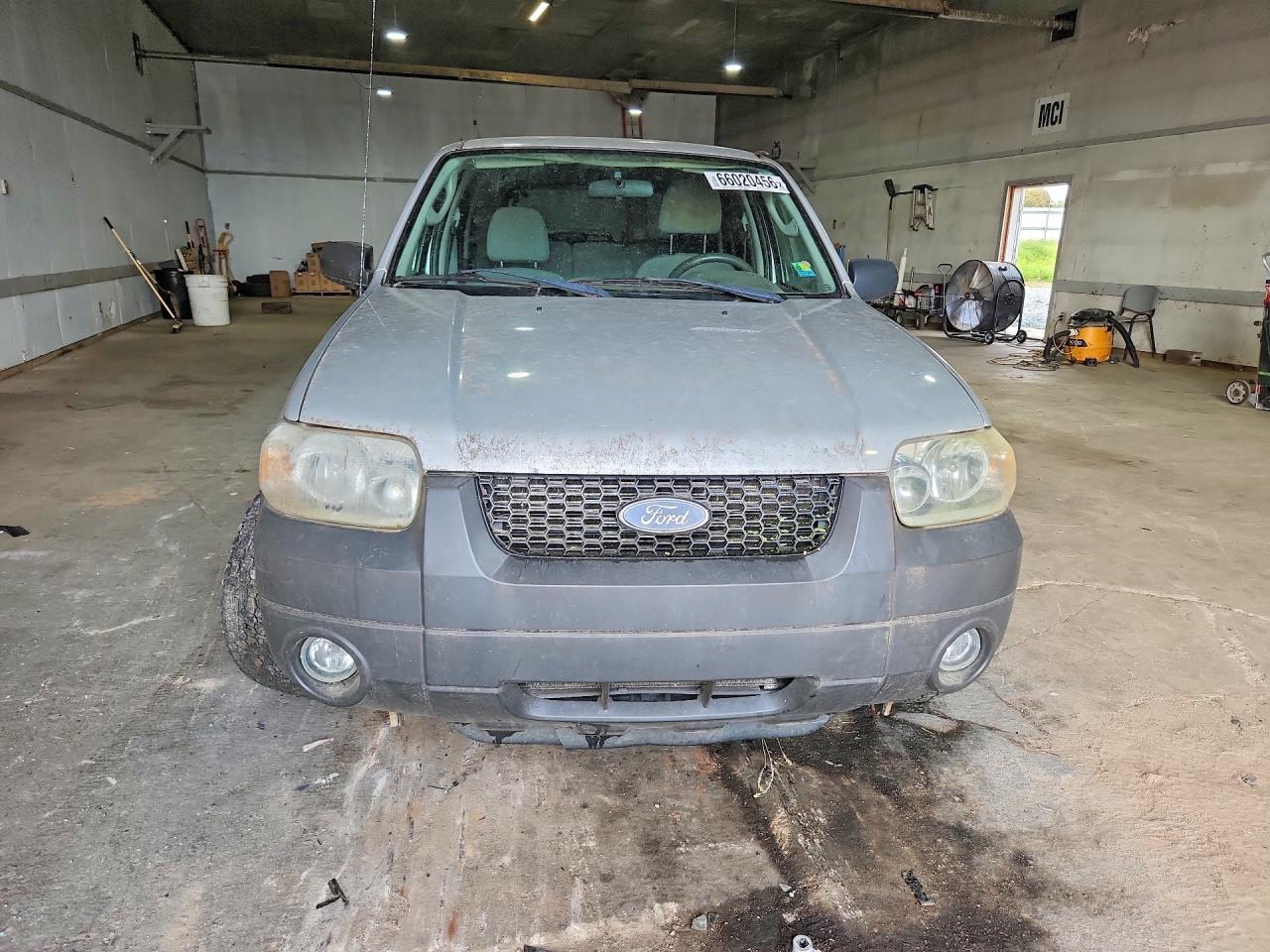 2005 Ford Escape Xlt Silver vin: 1FMYU93145KD74618