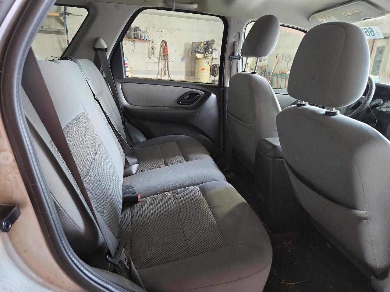 2005 Ford Escape Xlt Silver vin: 1FMYU93145KD74618