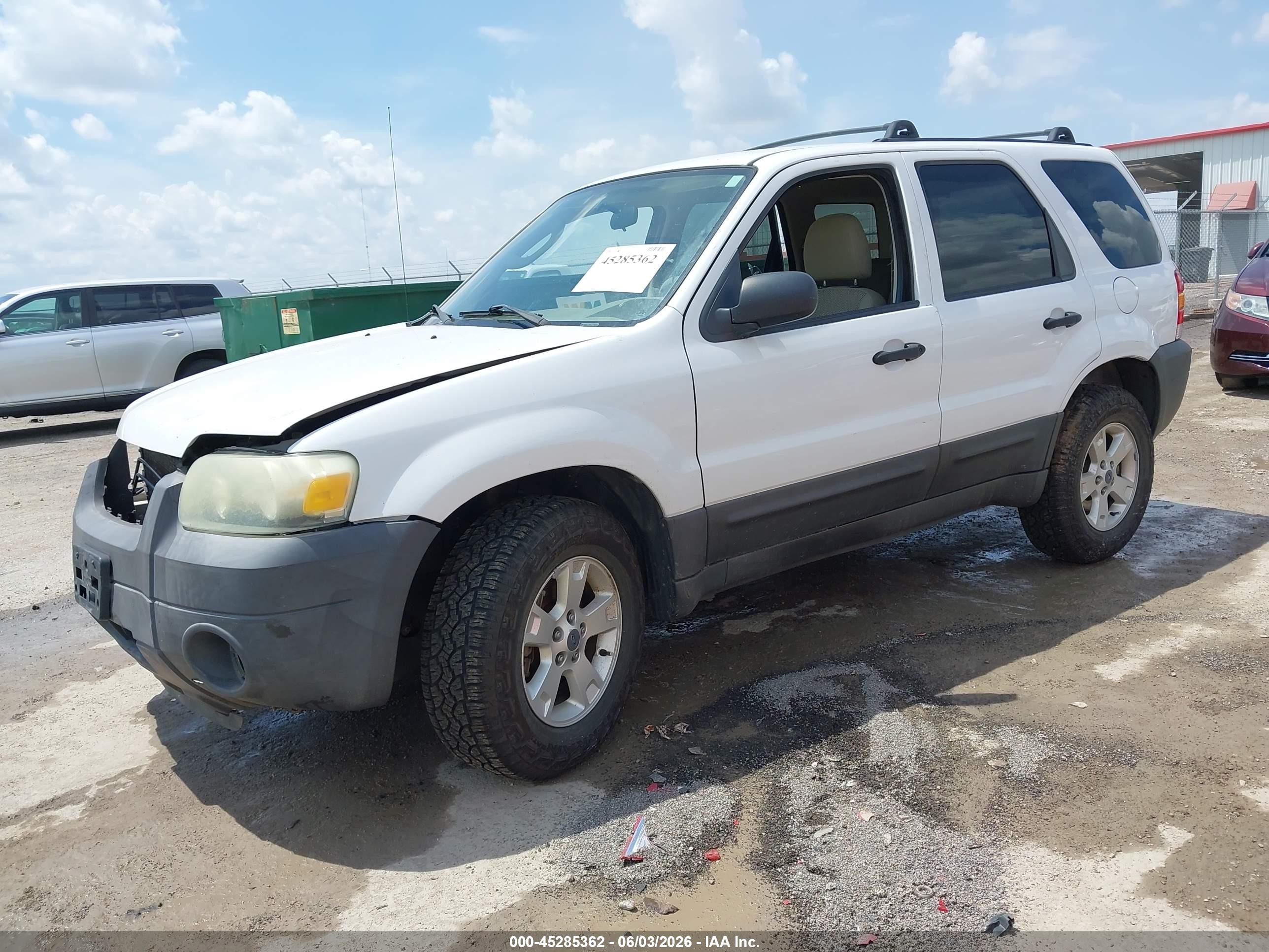 2005 Ford Escape Xlt White vin: 1FMYU93155DA22619