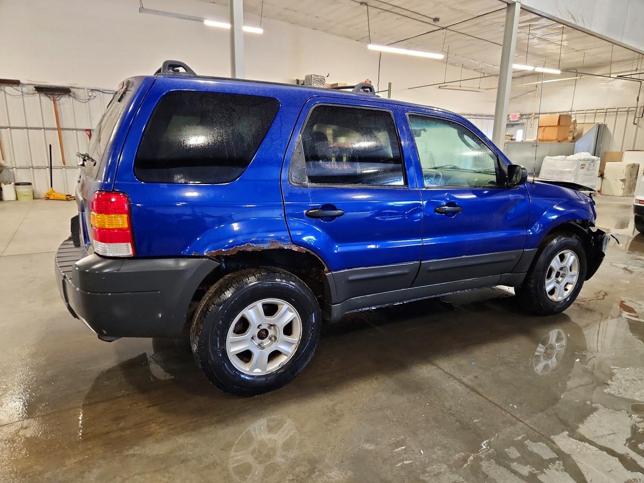2005 Ford Escape Blue vin: 1FMYU93155KA60525