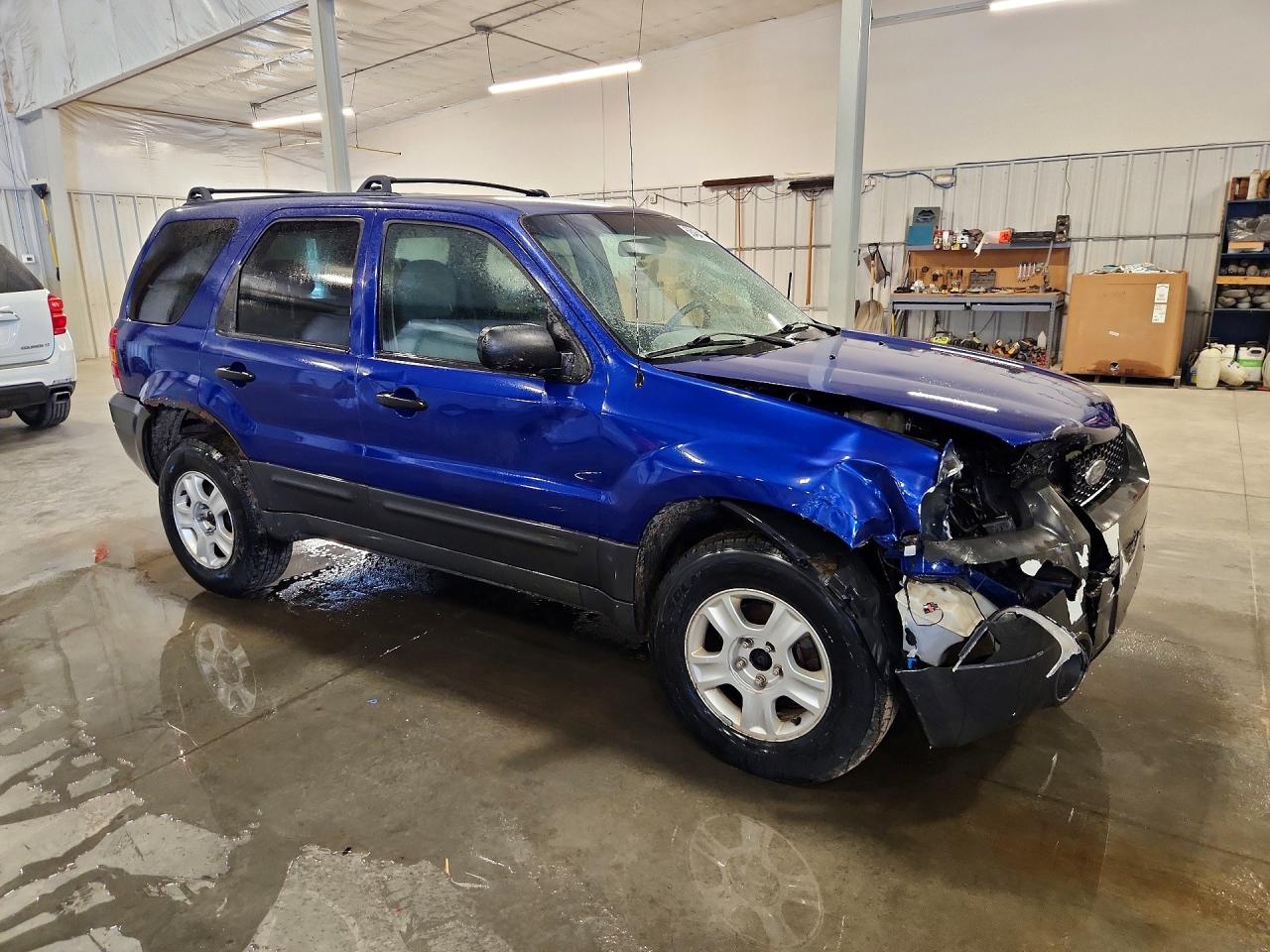 2005 Ford Escape Blue vin: 1FMYU93155KA60525