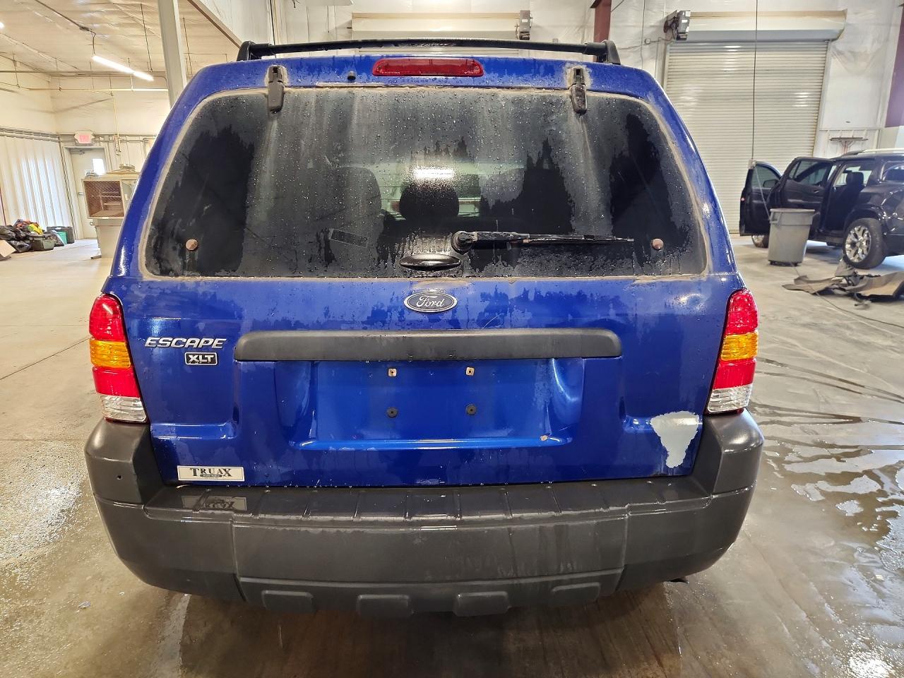2005 Ford Escape Blue vin: 1FMYU93155KA60525