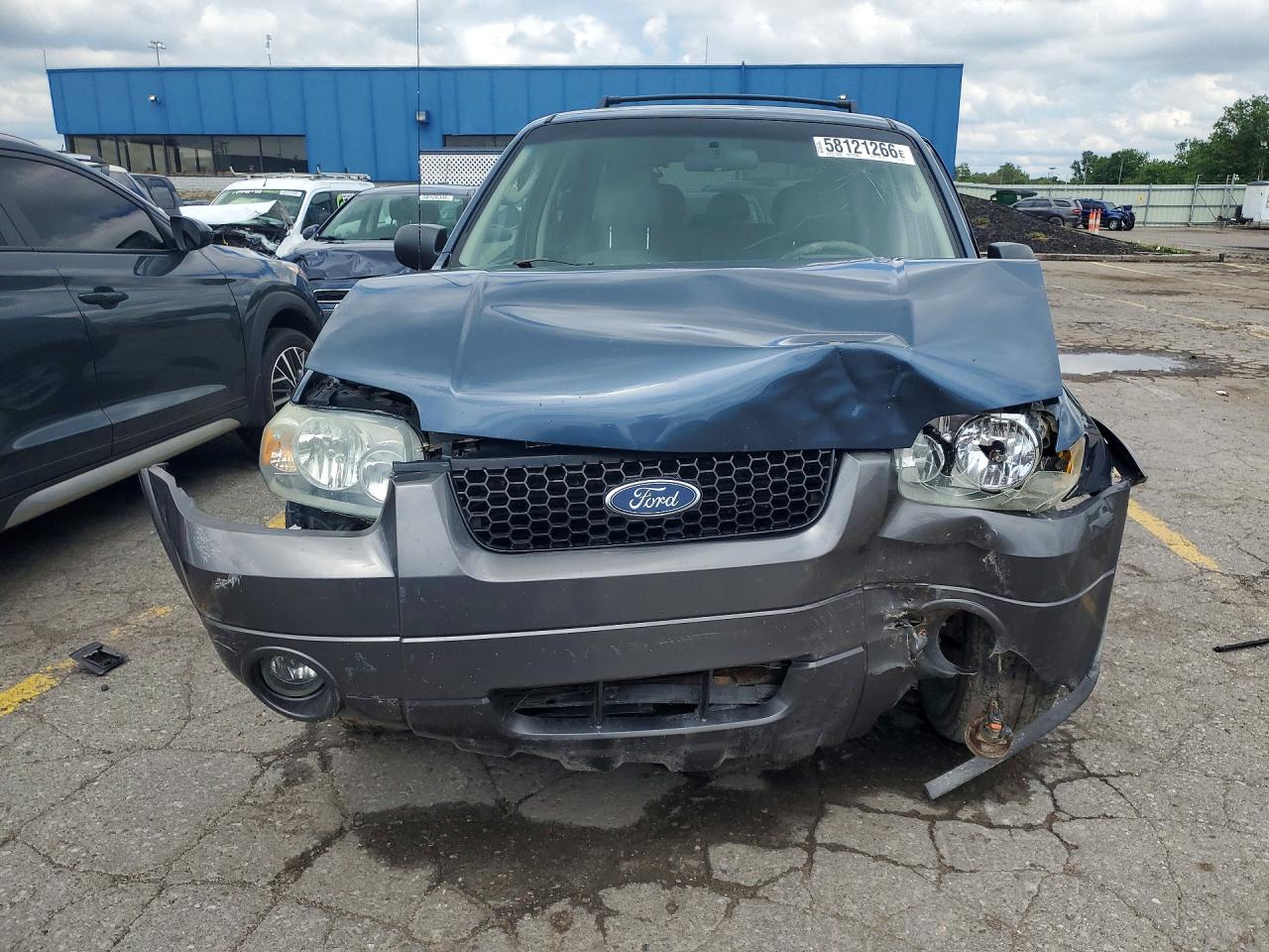 2005 Ford Escape Xlt Blue vin: 1FMYU93155KB64366