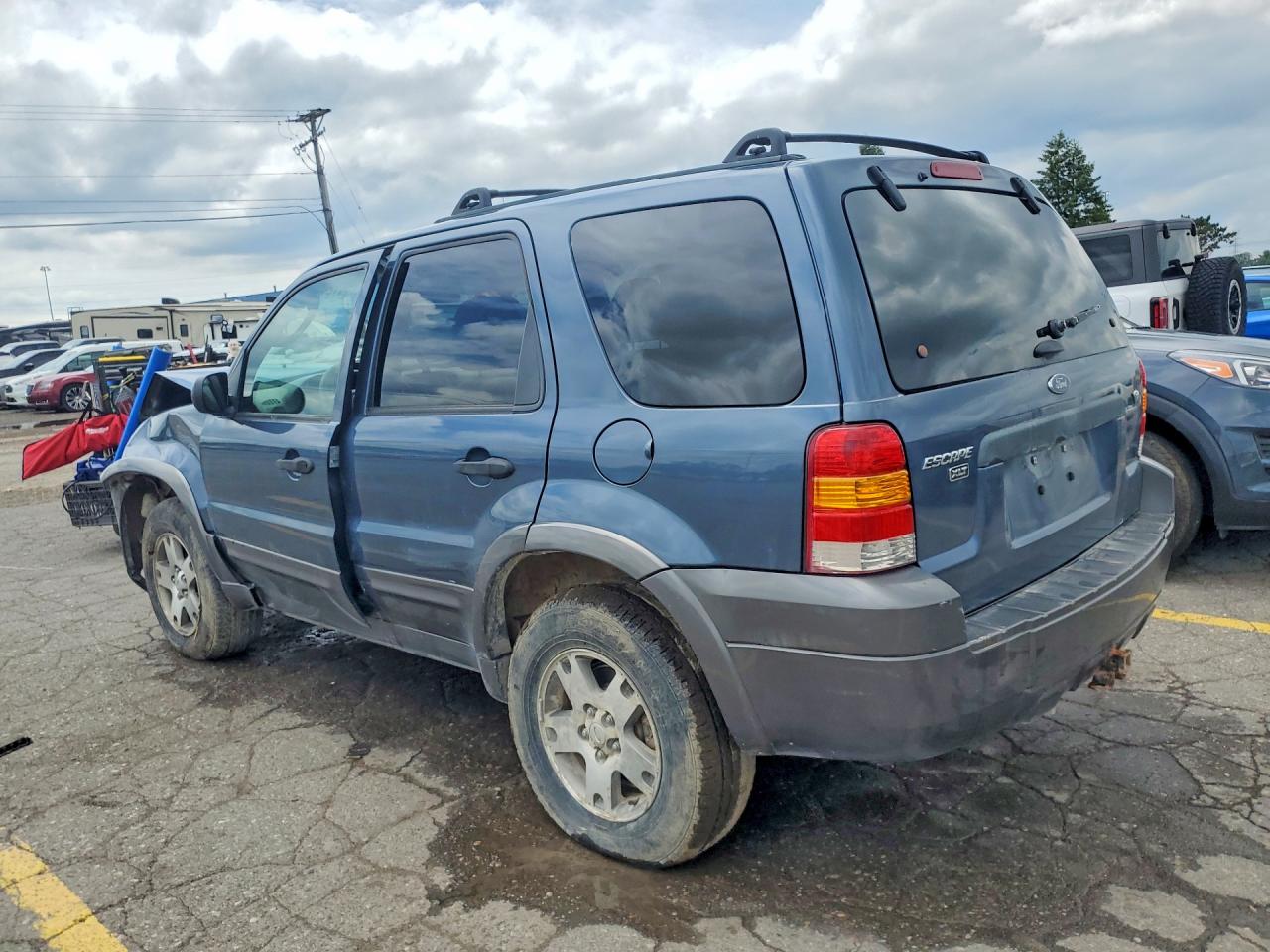 2005 Ford Escape Xlt Blue vin: 1FMYU93155KB64366