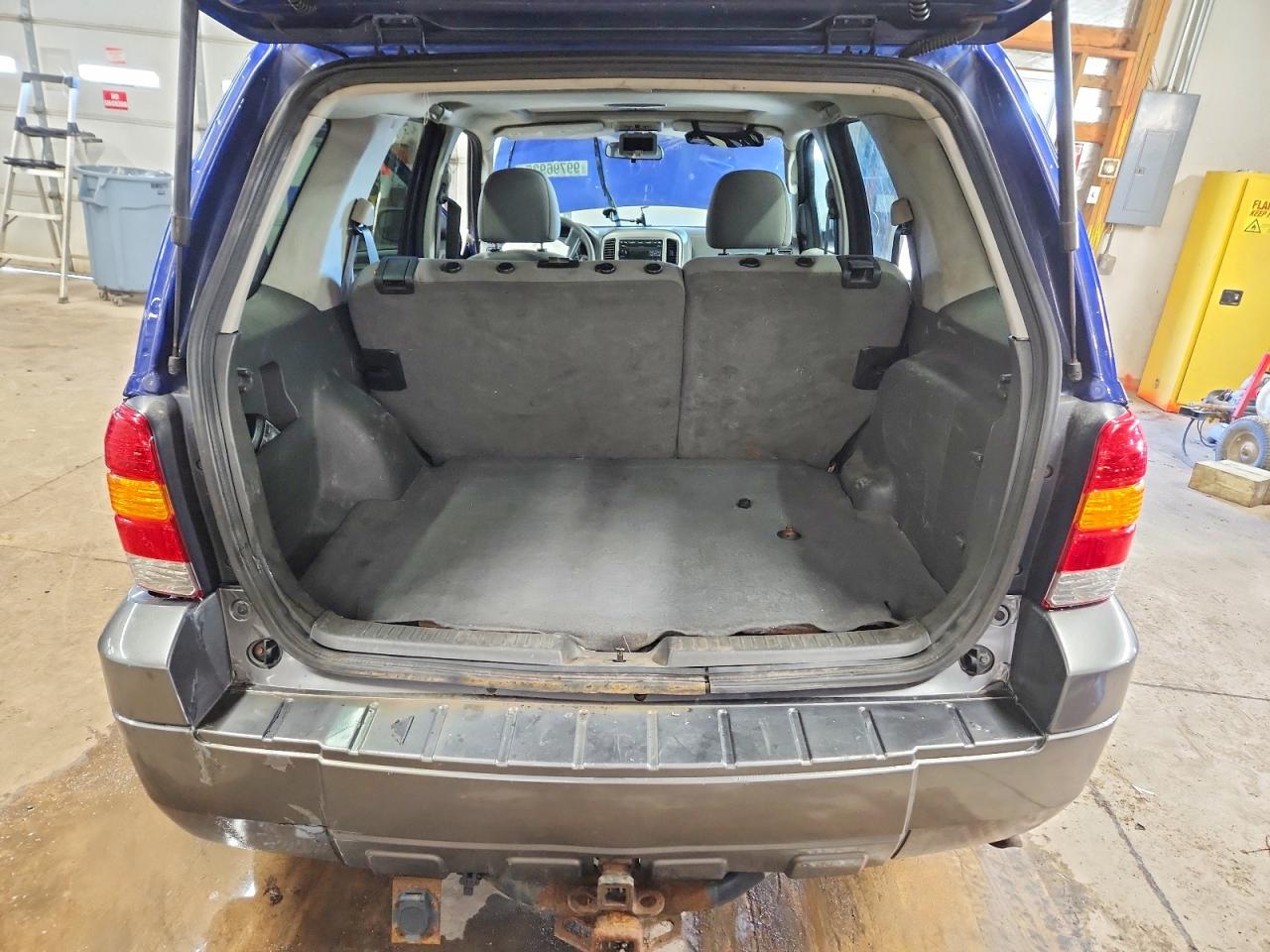 2006 Ford Escape Xlt Blue vin: 1FMYU93156KA12850