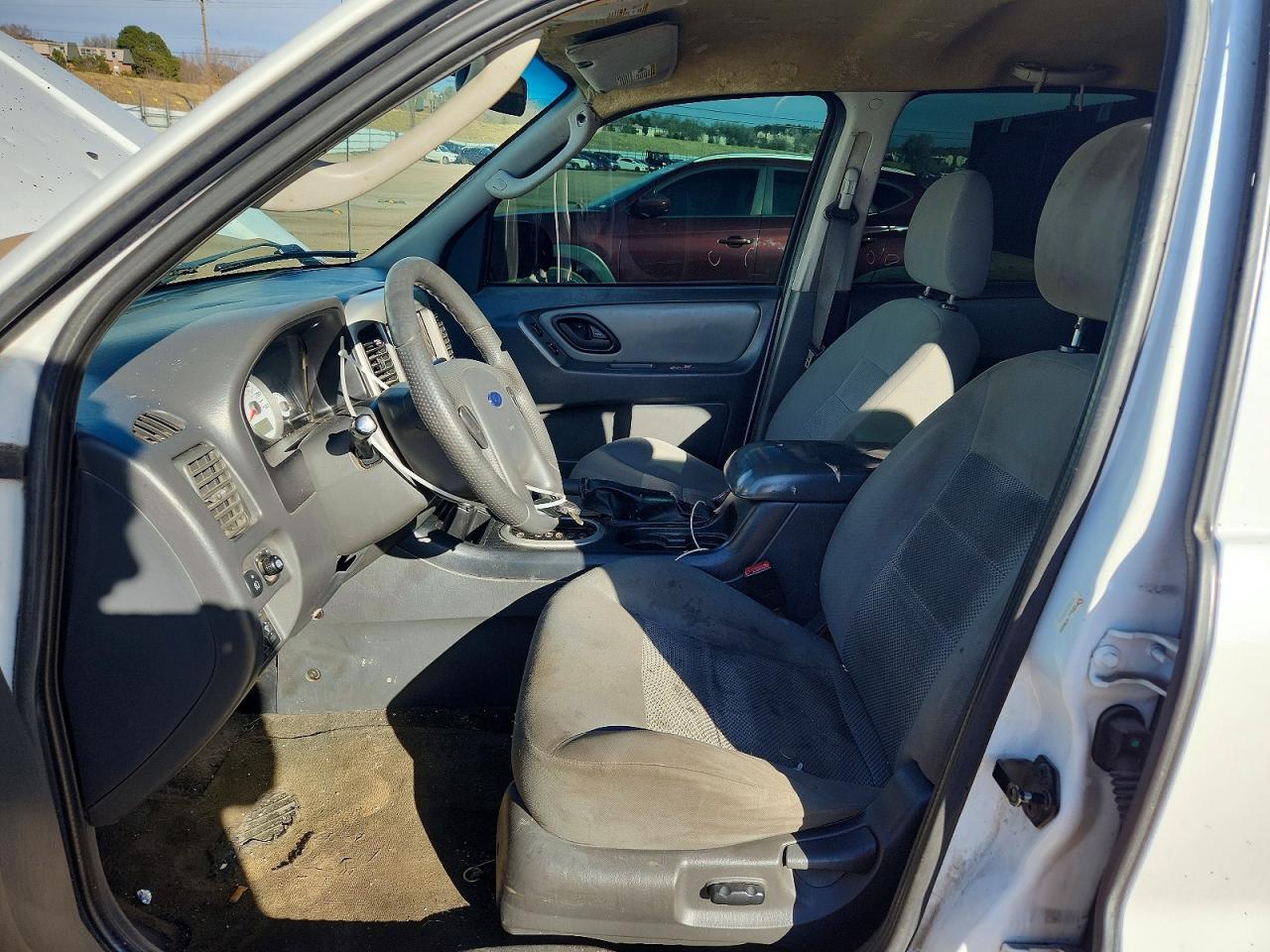 2006 Ford Escape Xlt White vin: 1FMYU93156KA22553