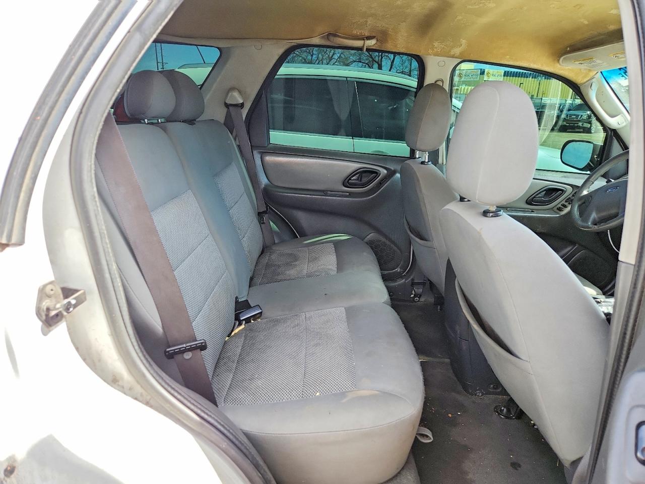 2006 Ford Escape Xlt White vin: 1FMYU93156KA22553