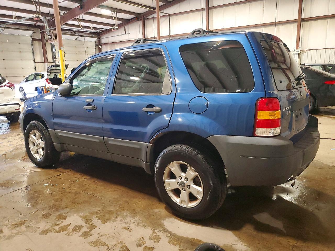 2007 Ford Escape Xlt Blue vin: 1FMYU93157KA06256