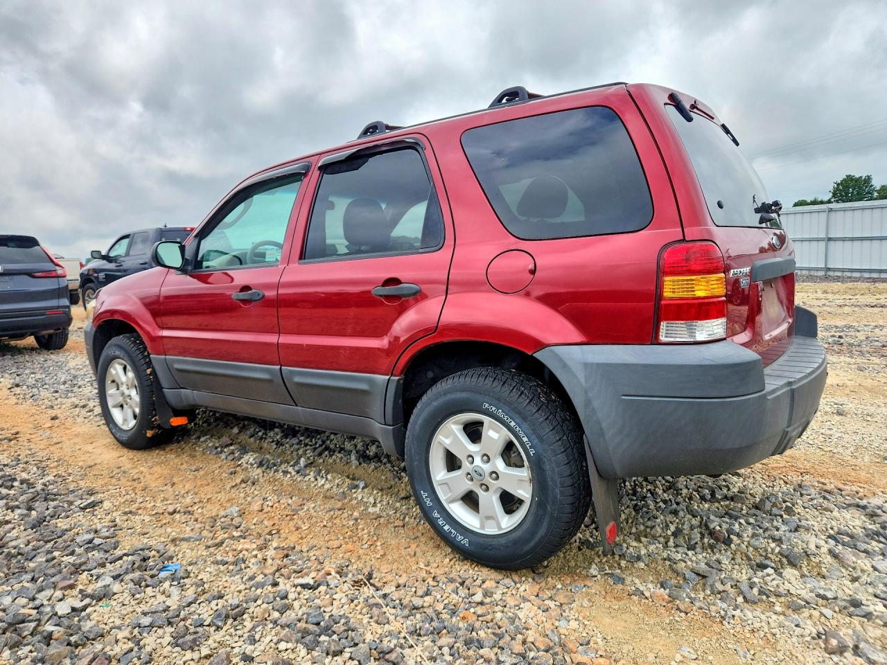 2007 Ford Escape Xlt Red vin: 1FMYU93157KA11151