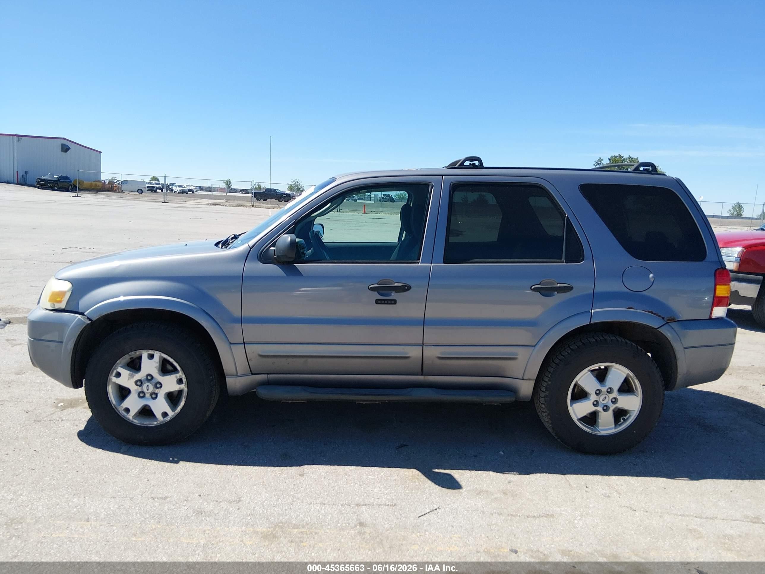 2007 Ford Escape   Серый vin: 1FMYU93157KB97869