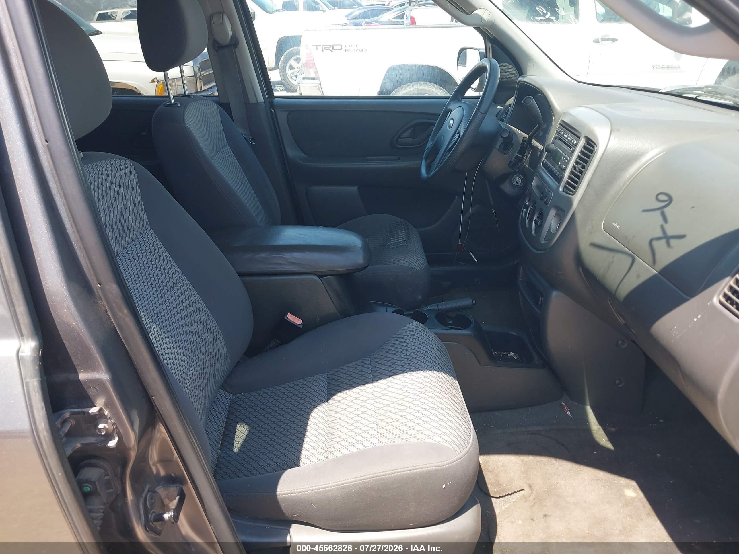 2004 Ford Escape Xlt Gray vin: 1FMYU93164KA98571