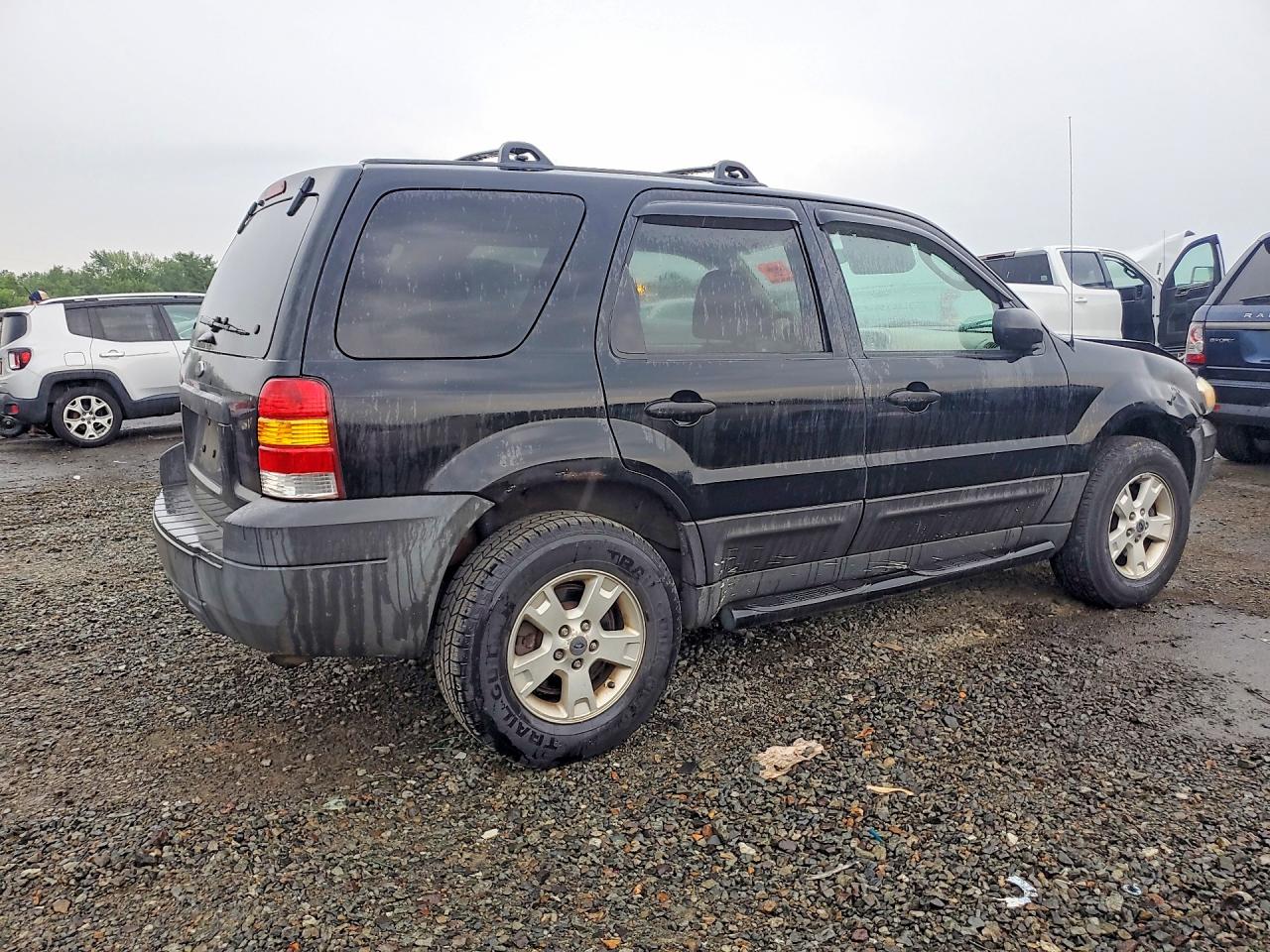 2005 Ford Escape Xlt Черный vin: 1FMYU93165KA55785