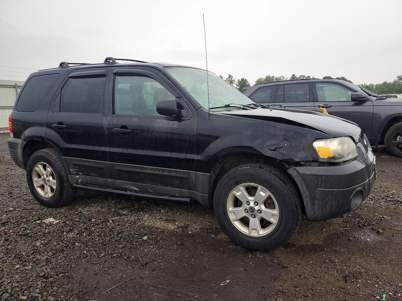 2005 Ford Escape Xlt Черный vin: 1FMYU93165KA55785