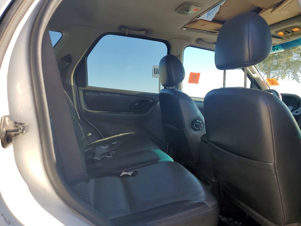 2003 Ford Escape Xlt White vin: 1FMYU93173KA09847
