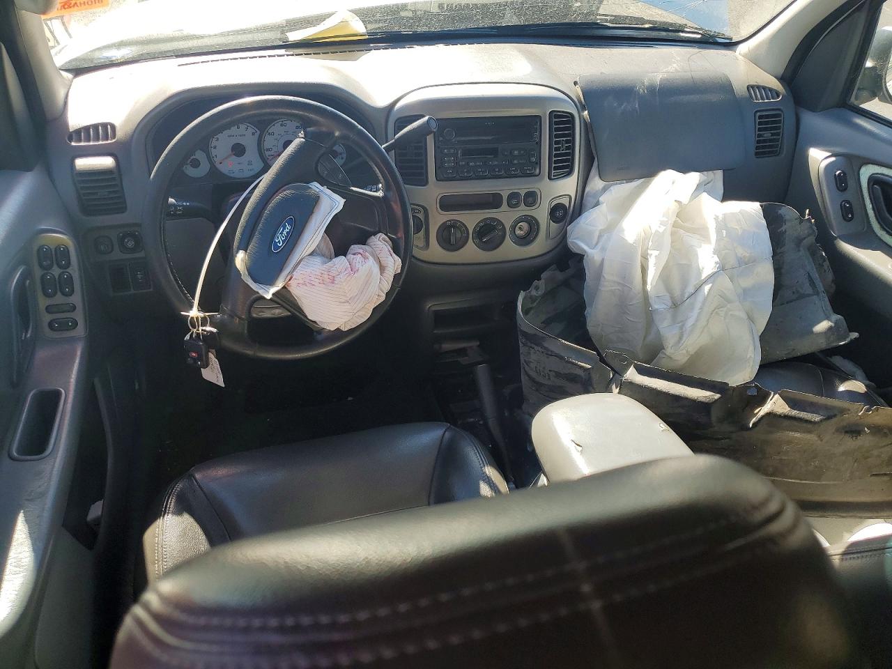 2003 Ford Escape Xlt White vin: 1FMYU93173KA09847