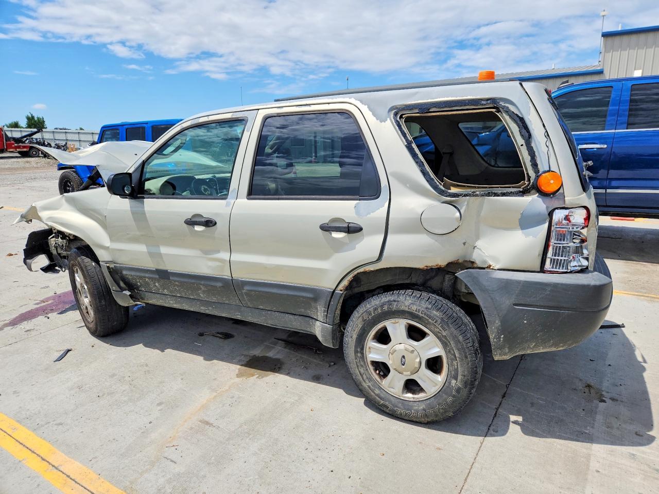 2003 Ford Escape Xlt Gold vin: 1FMYU93173KA91353