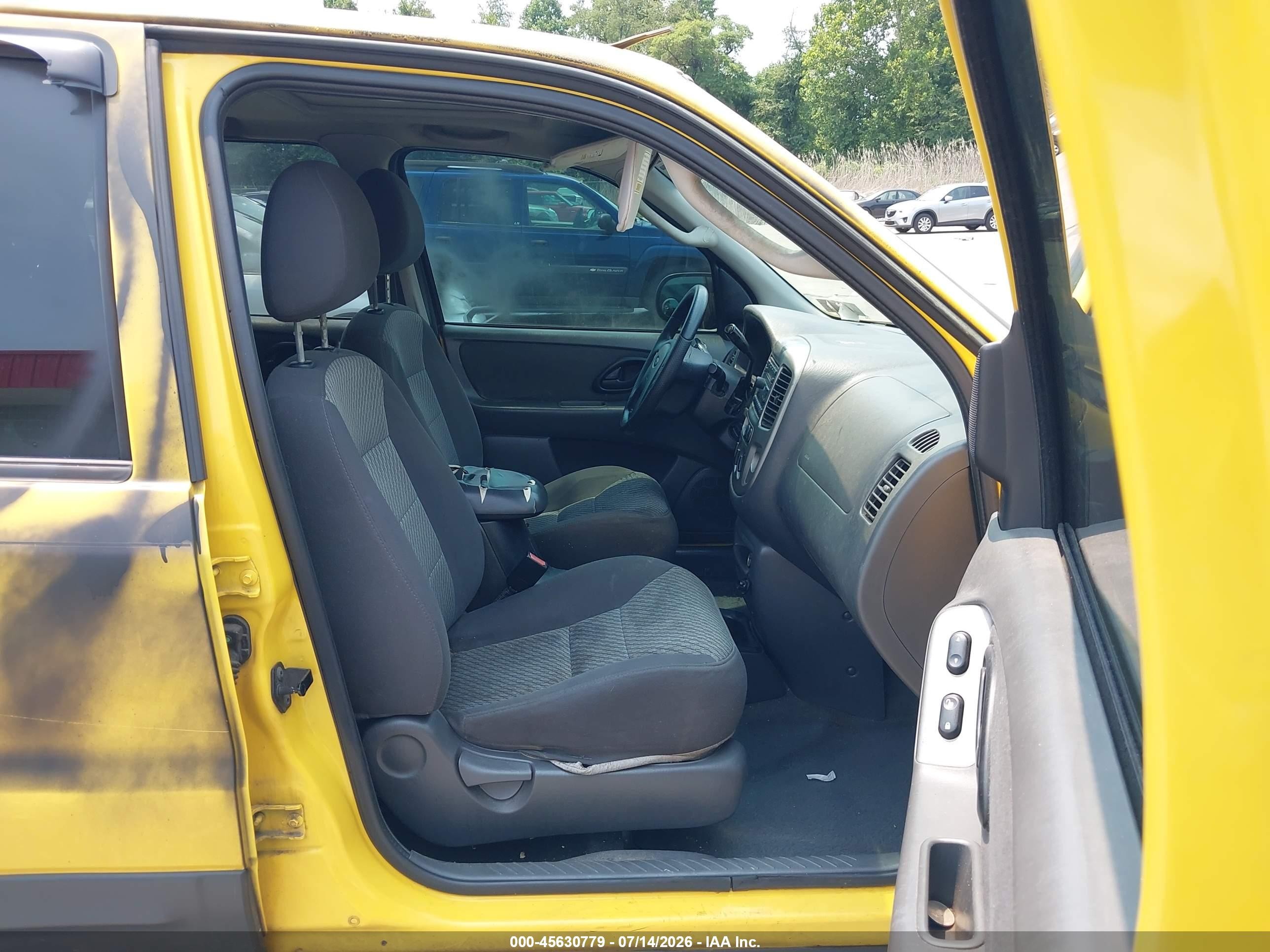 2003 Ford Escape Xlt Yellow vin: 1FMYU93173KD08562