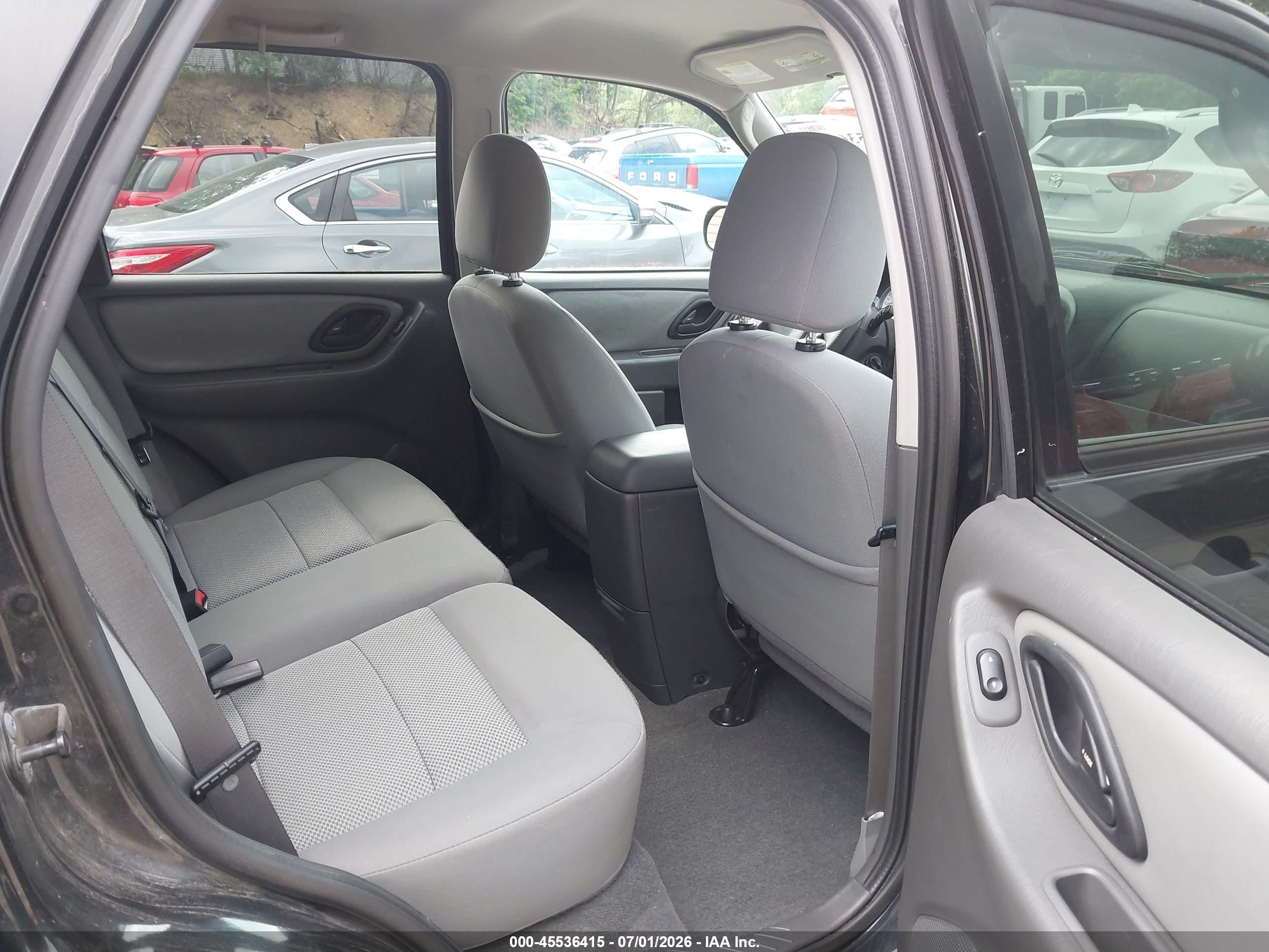 2005 Ford Escape Xlt Черный vin: 1FMYU93175KD53794