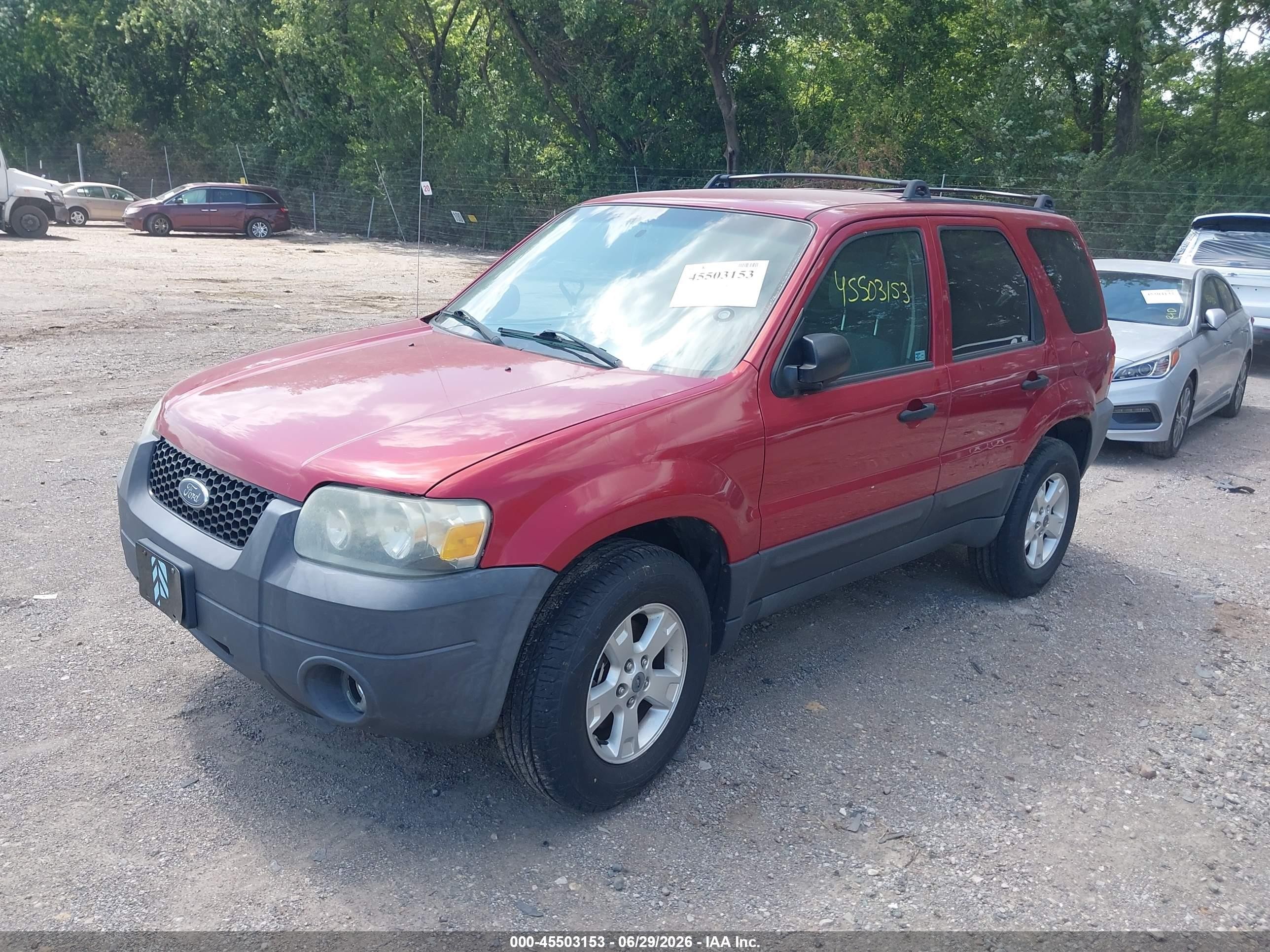 2005 Ford Escape Xlt Red vin: 1FMYU93185KA39216