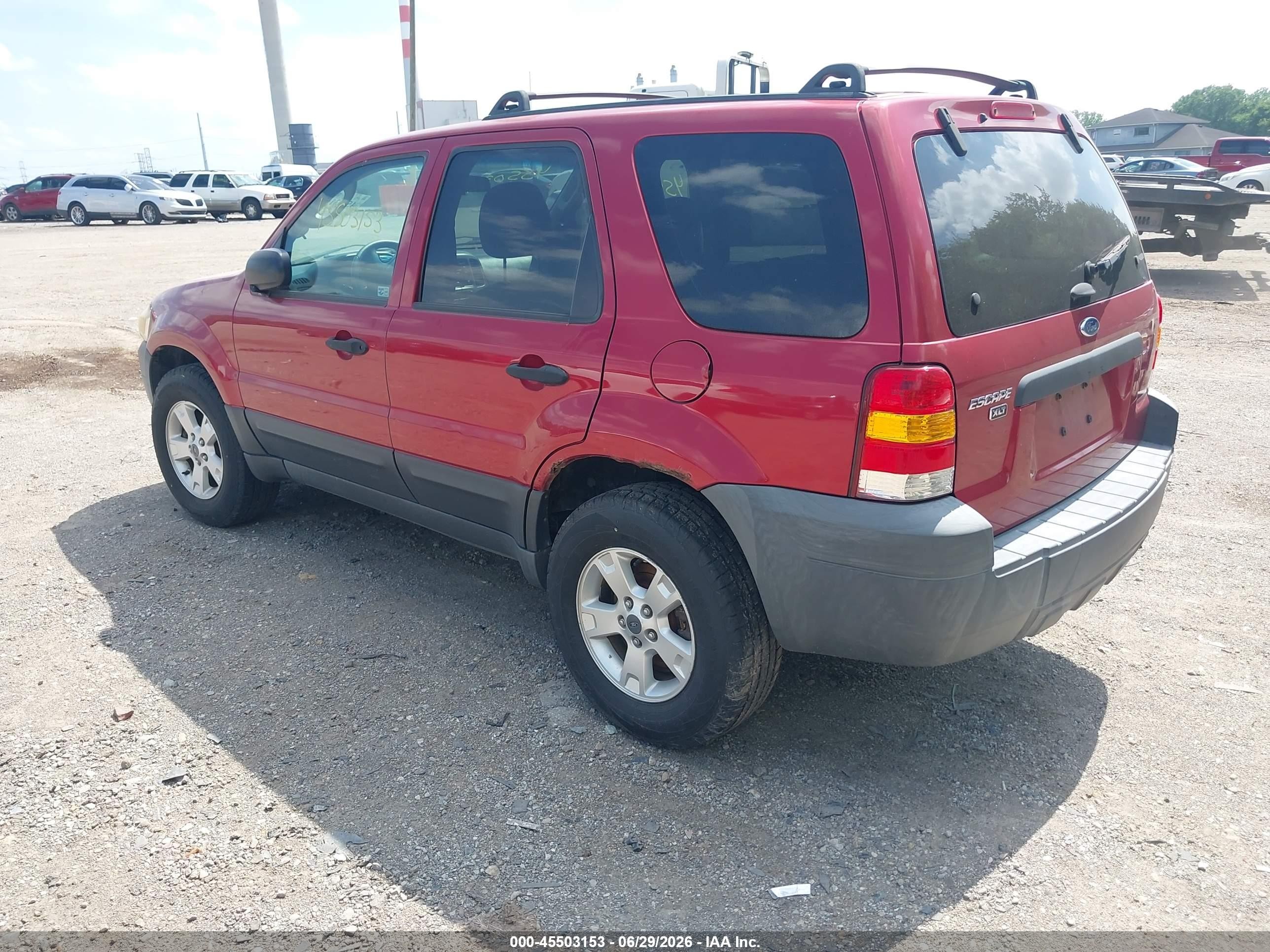 2005 Ford Escape Xlt Red vin: 1FMYU93185KA39216