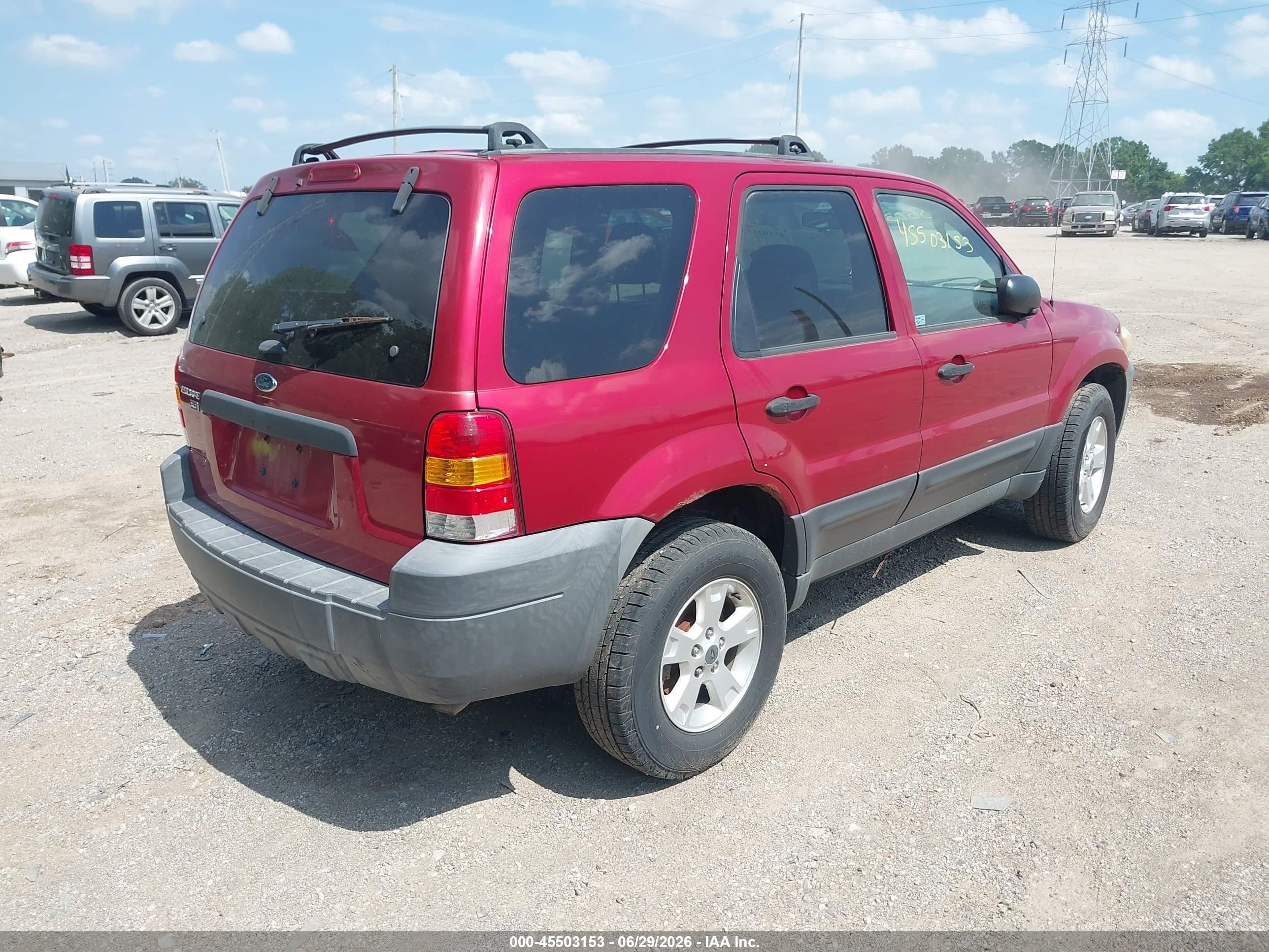 2005 Ford Escape Xlt Red vin: 1FMYU93185KA39216