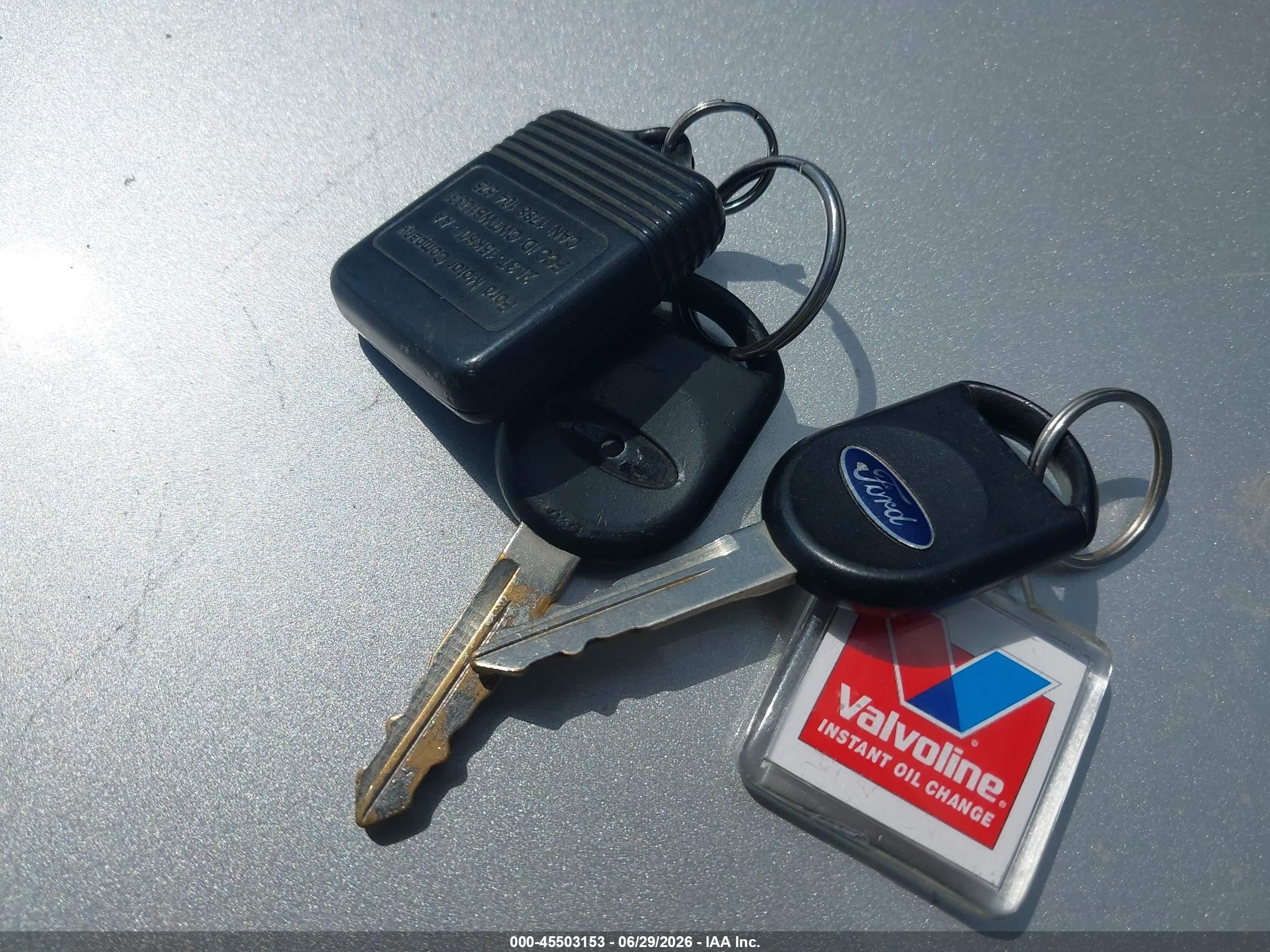 2005 Ford Escape Xlt Red vin: 1FMYU93185KA39216