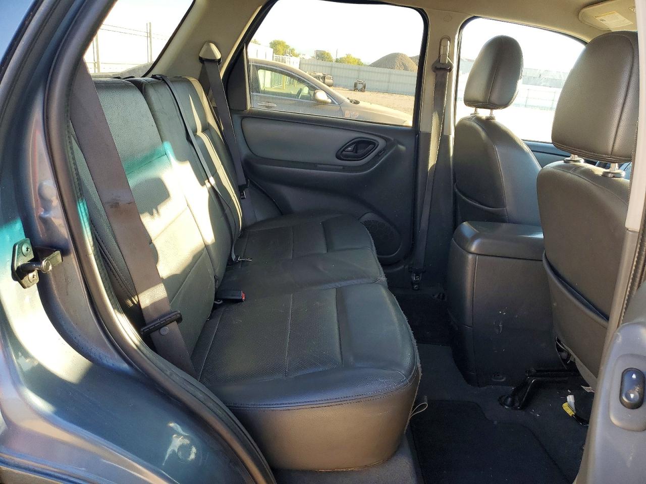 2005 Ford Escape Xlt Blue vin: 1FMYU93185KA46215