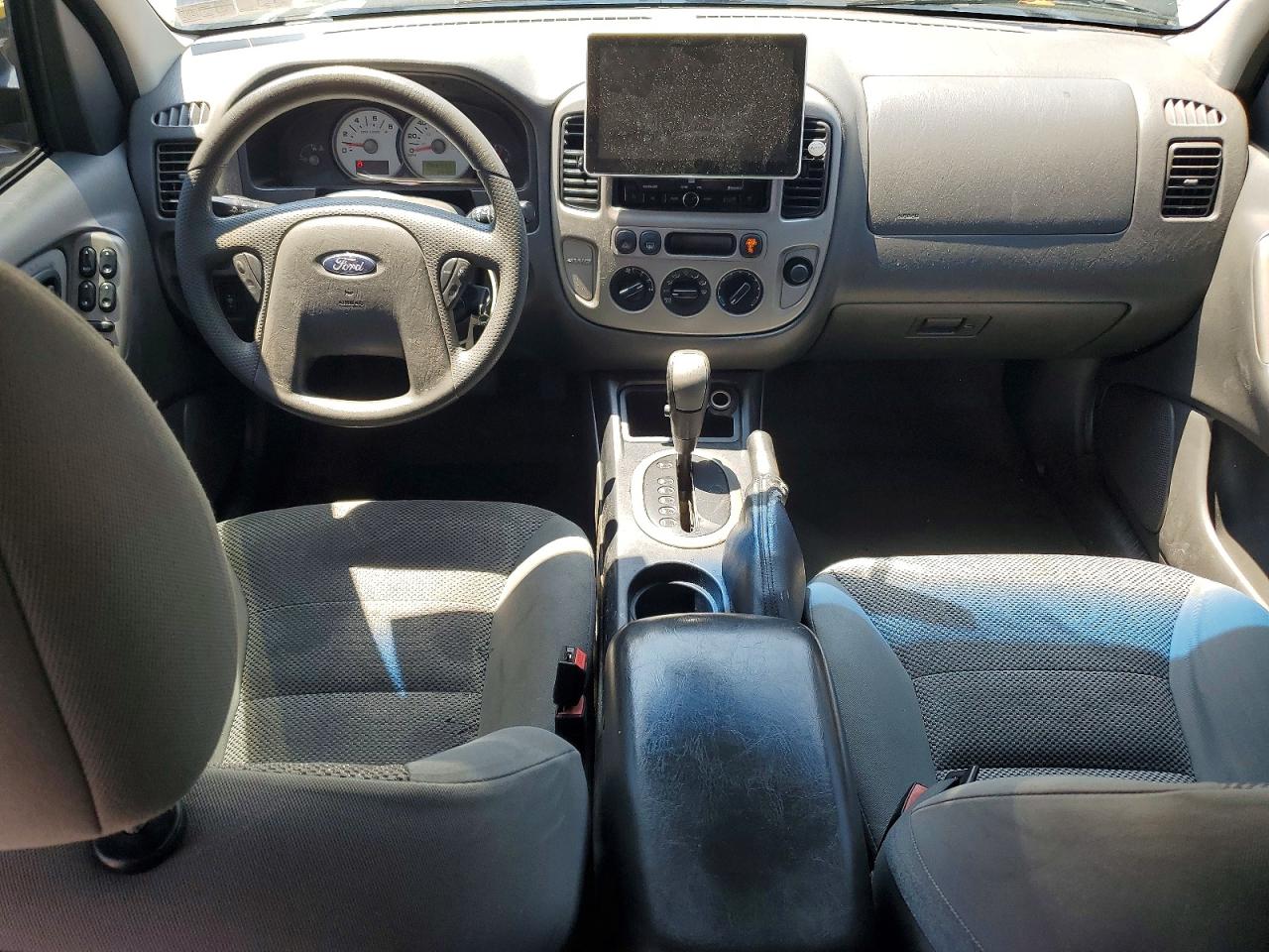 2005 Ford Escape Xlt Черный vin: 1FMYU93185KA62088