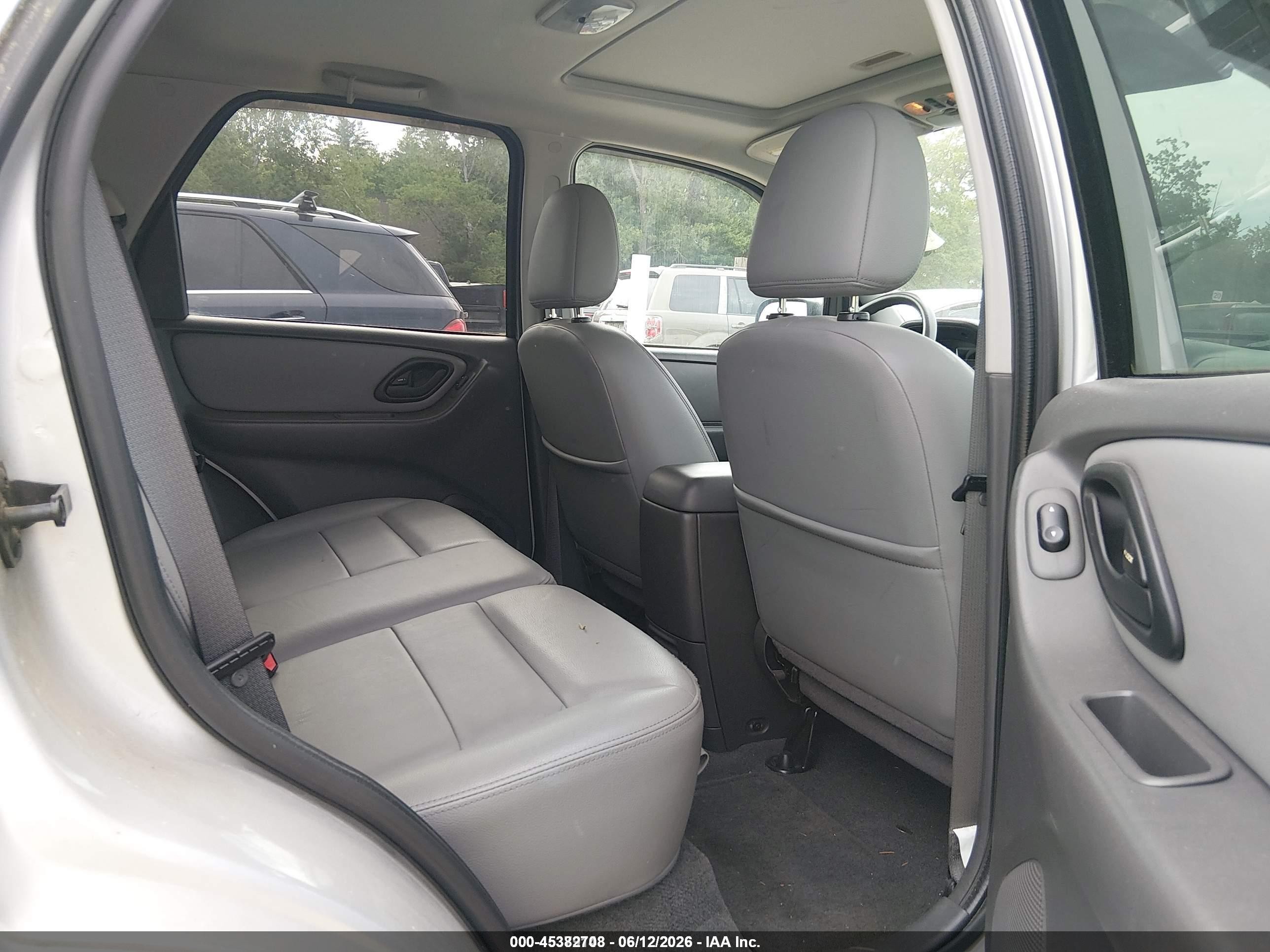 2007 Ford Escape Xlt/xlt Sport Silver vin: 1FMYU93187KB37438