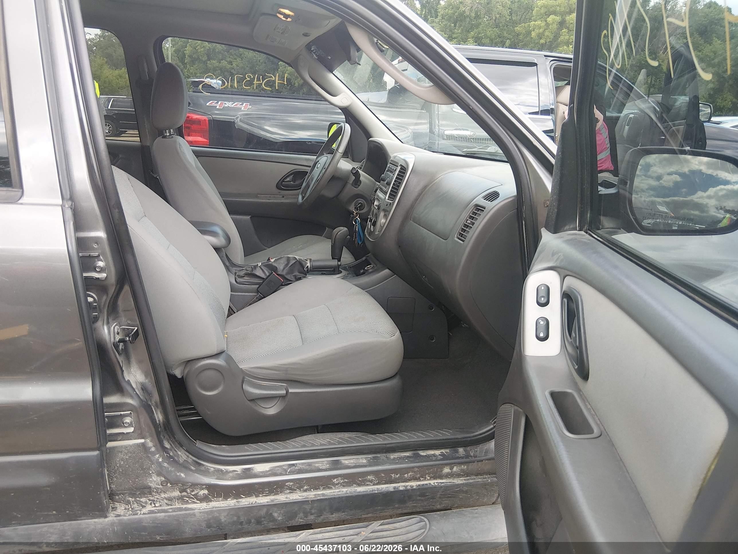 2005 Ford Escape Xlt Gray vin: 1FMYU93195KA41430