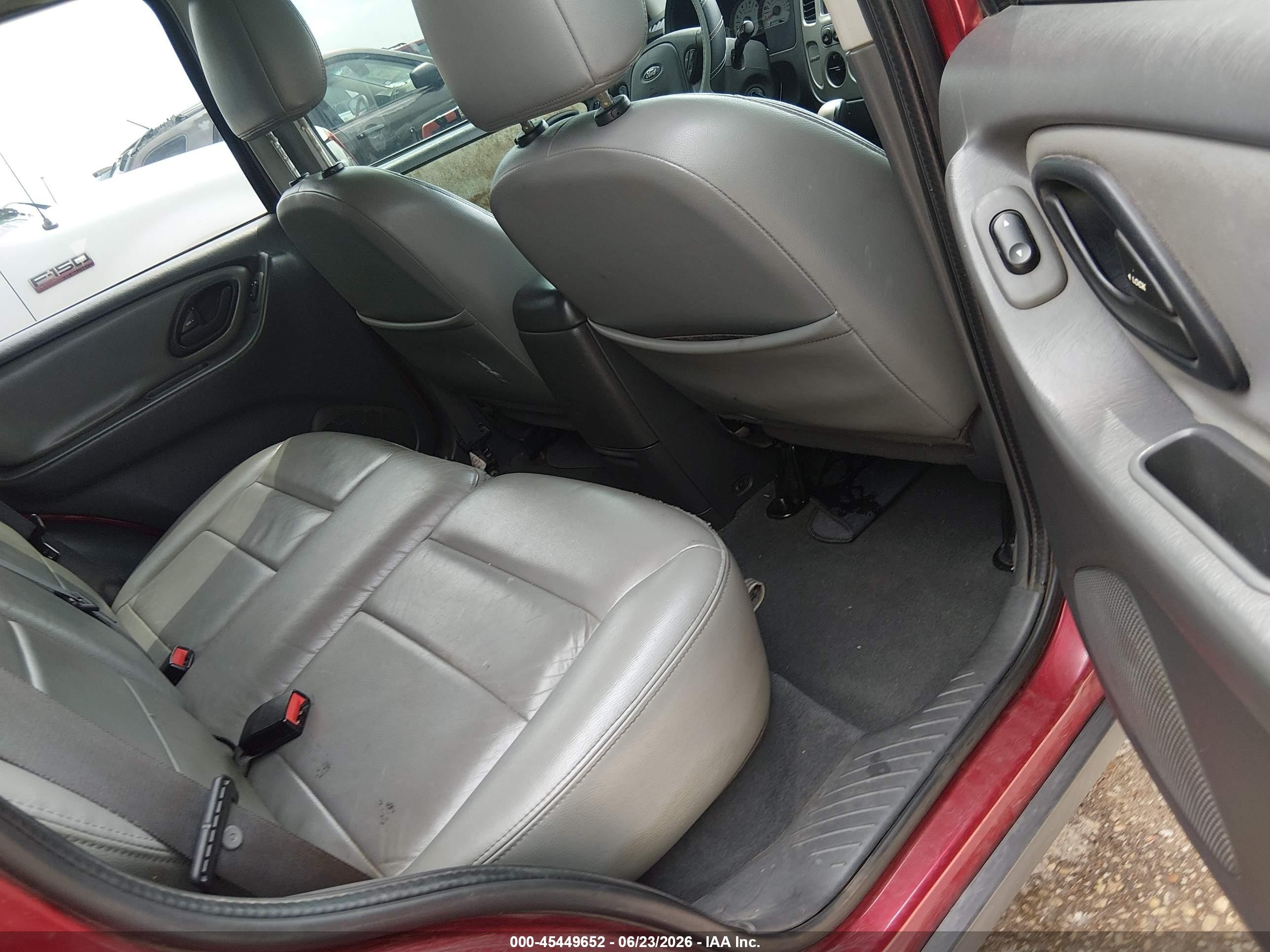 2005 Ford Escape Xlt Maroon vin: 1FMYU93195KB70090