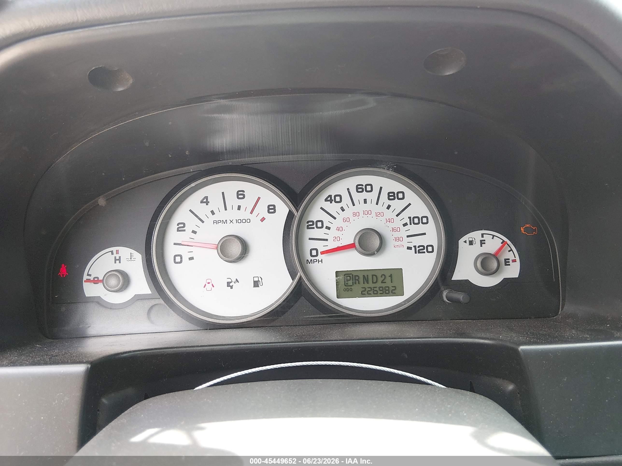 2005 Ford Escape Xlt Maroon vin: 1FMYU93195KB70090