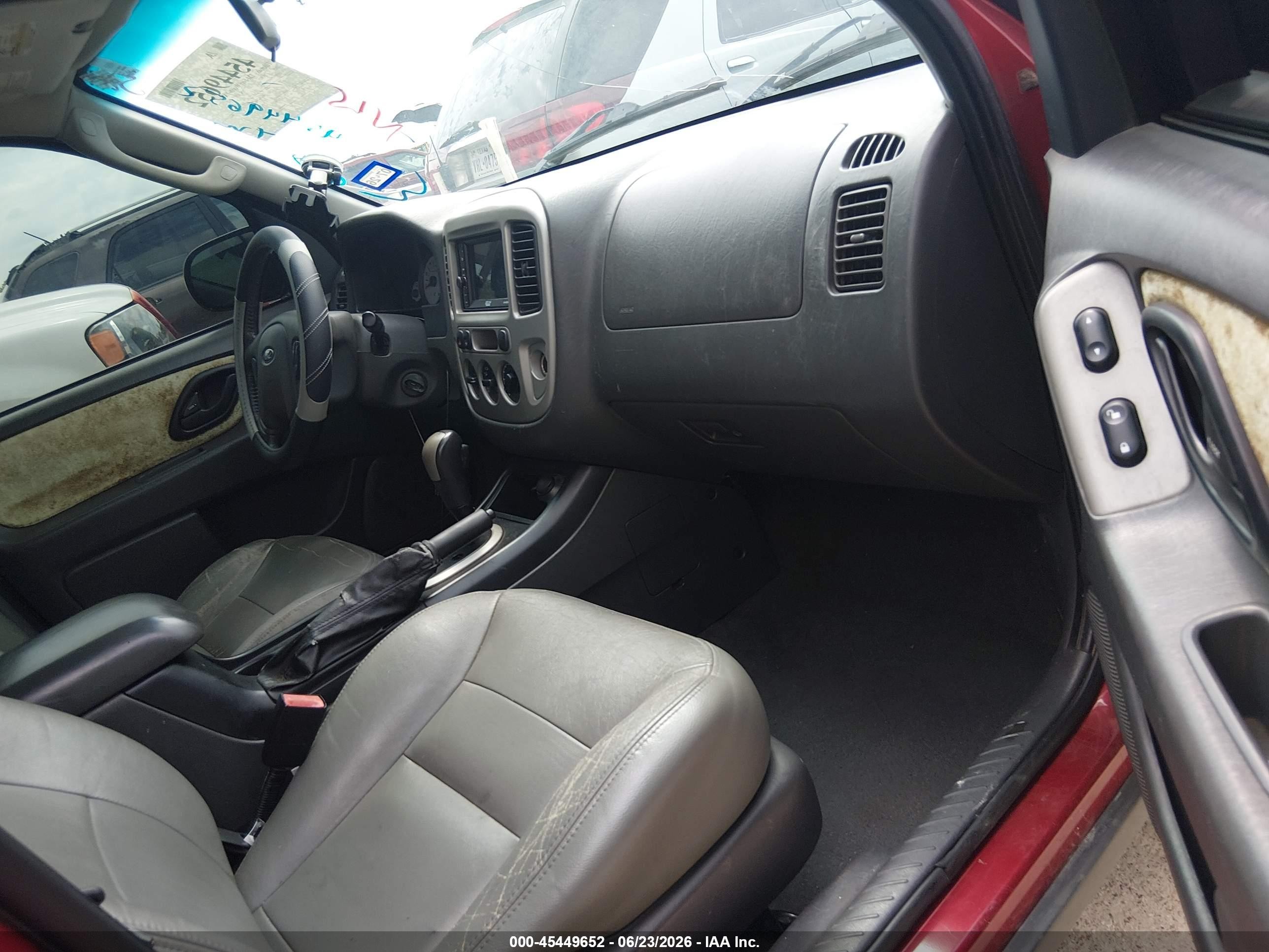 2005 Ford Escape Xlt Maroon vin: 1FMYU93195KB70090