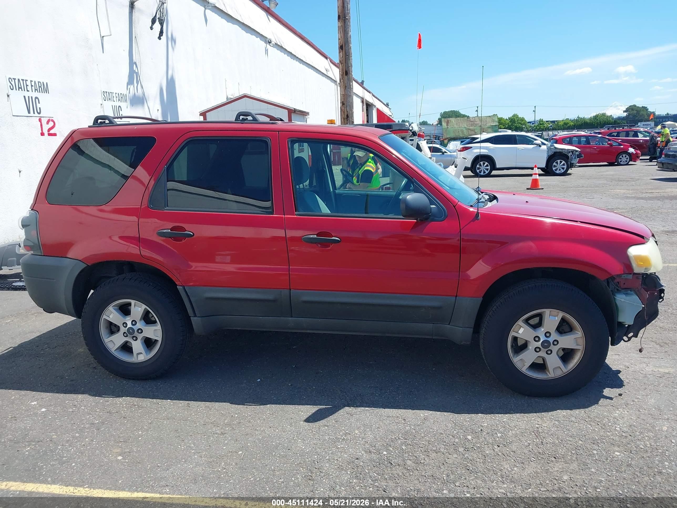2005 Ford Escape Xlt Red vin: 1FMYU93195KD39797