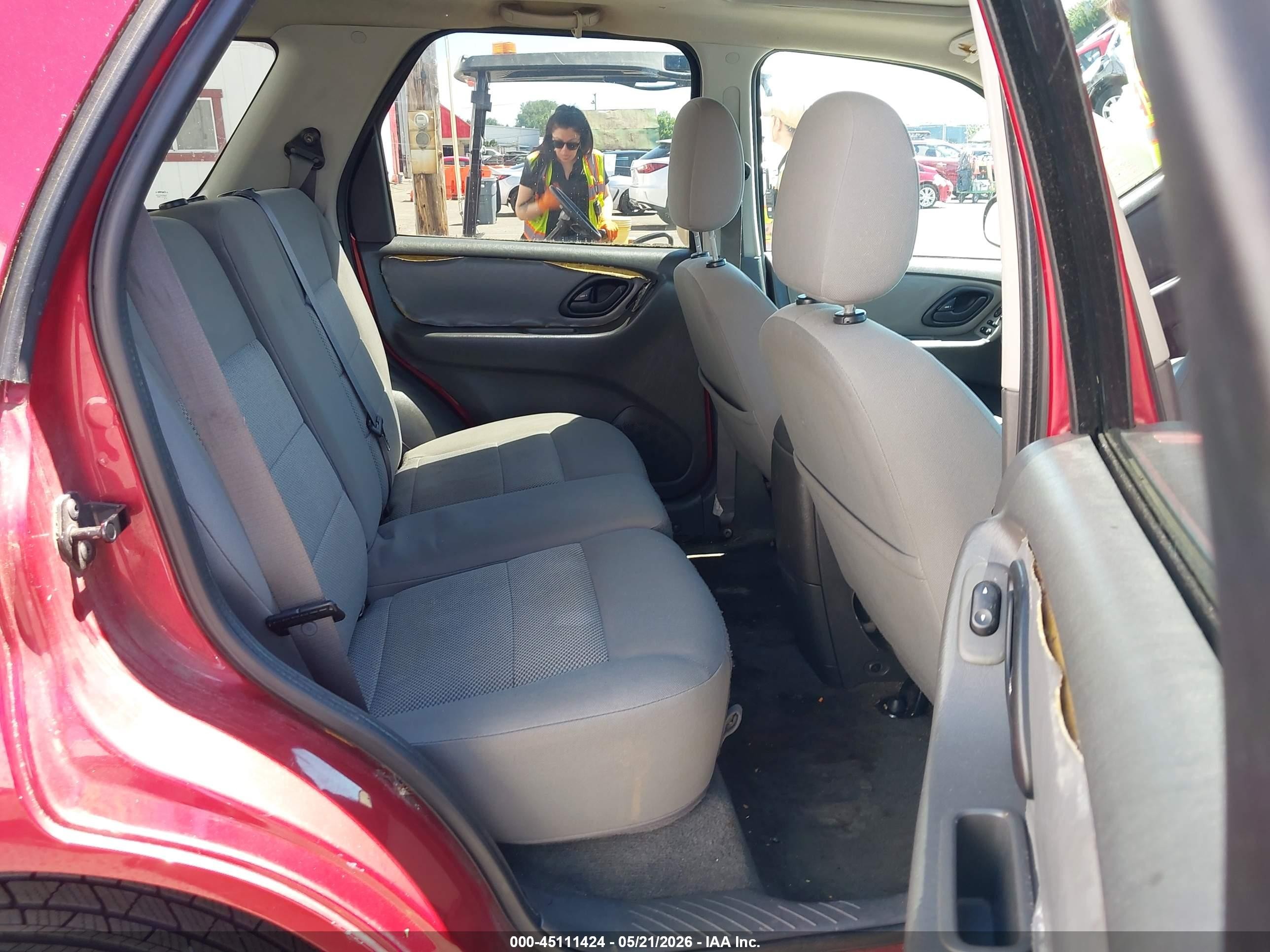 2005 Ford Escape Xlt Red vin: 1FMYU93195KD39797