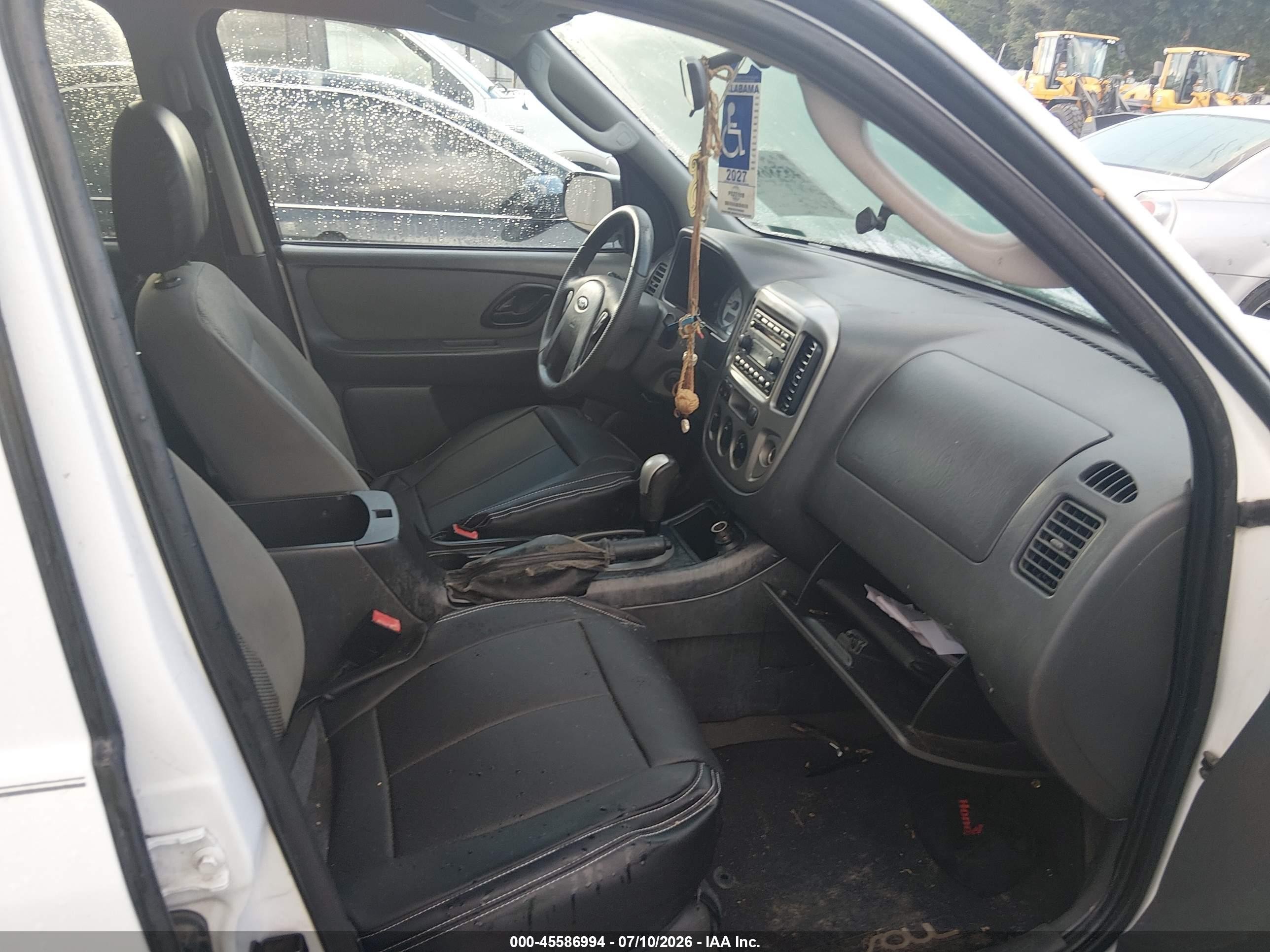 2005 Ford Escape Xlt White vin: 1FMYU931X5KA34812
