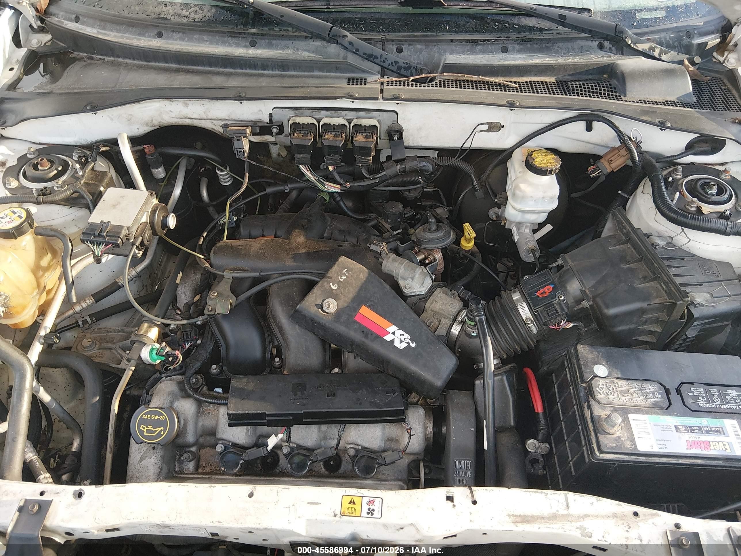 2005 Ford Escape Xlt White vin: 1FMYU931X5KA34812