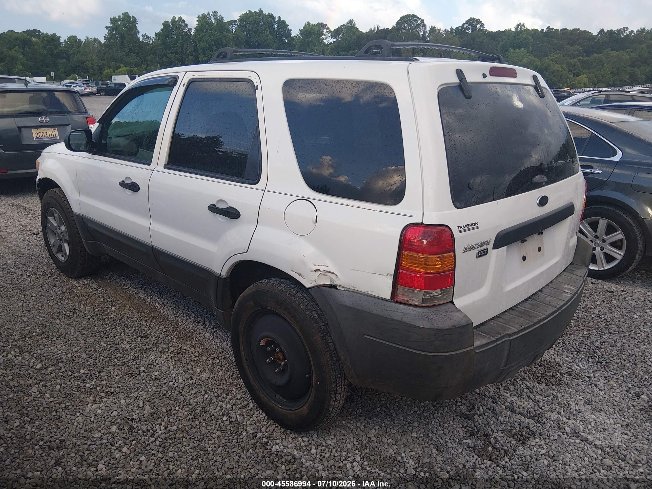 2005 Ford Escape Xlt White vin: 1FMYU931X5KA34812