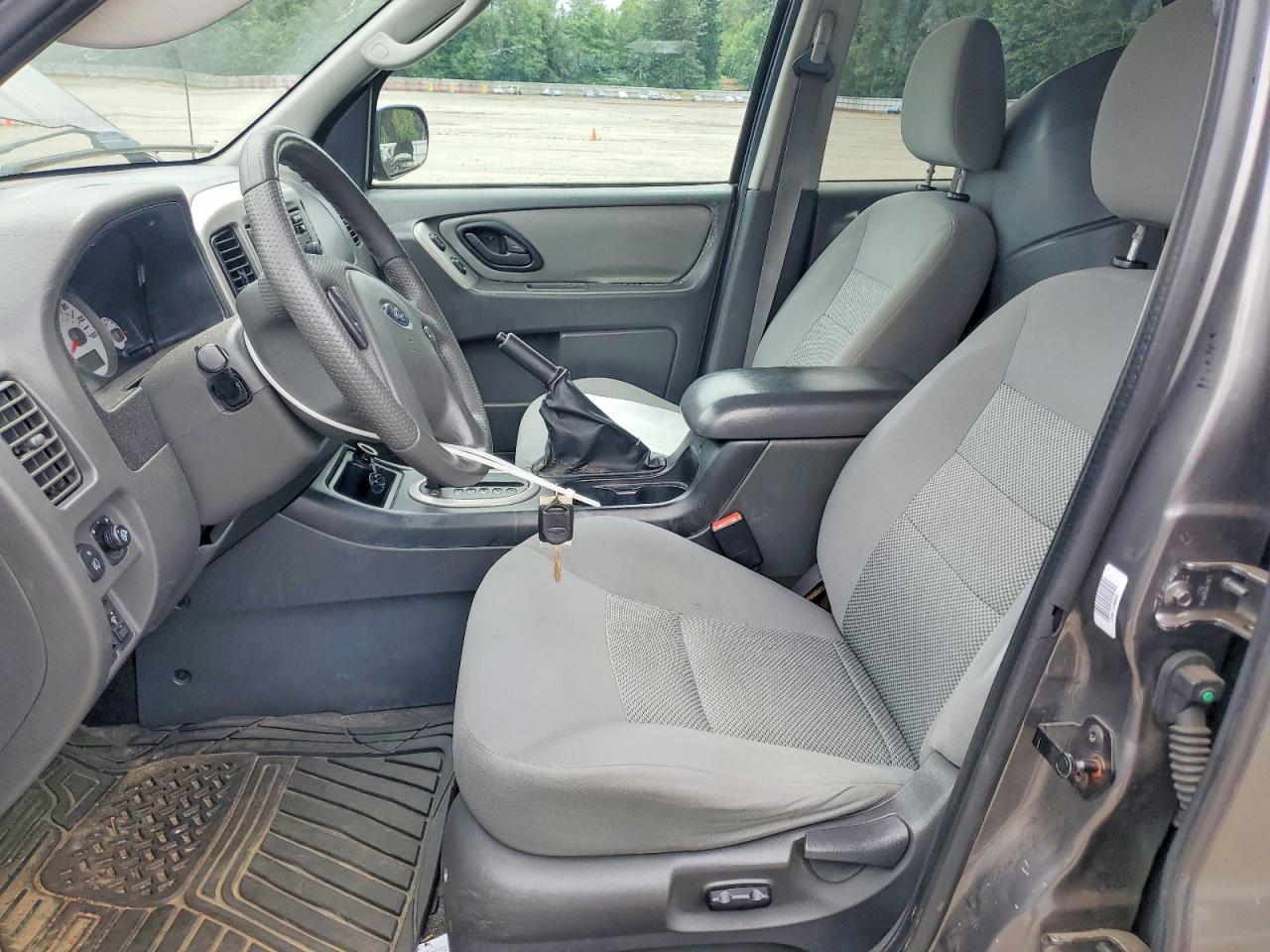 2005 Ford Escape Xlt Серый vin: 1FMYU931X5KD11121